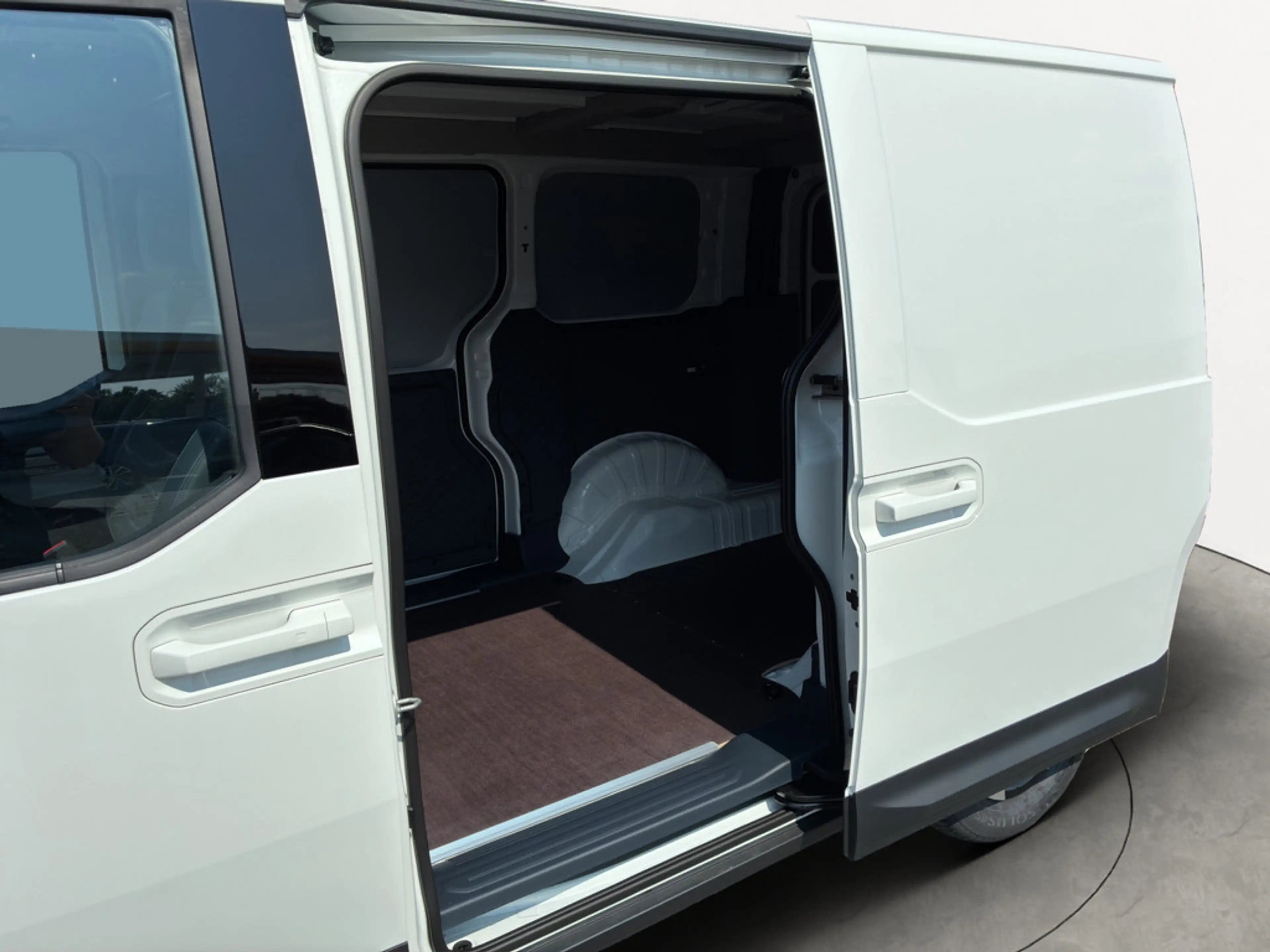 Kia PV5 Cargo 71.2 ELITE | 4T | WP | COMFORT | AWR | 16Z — photo 9