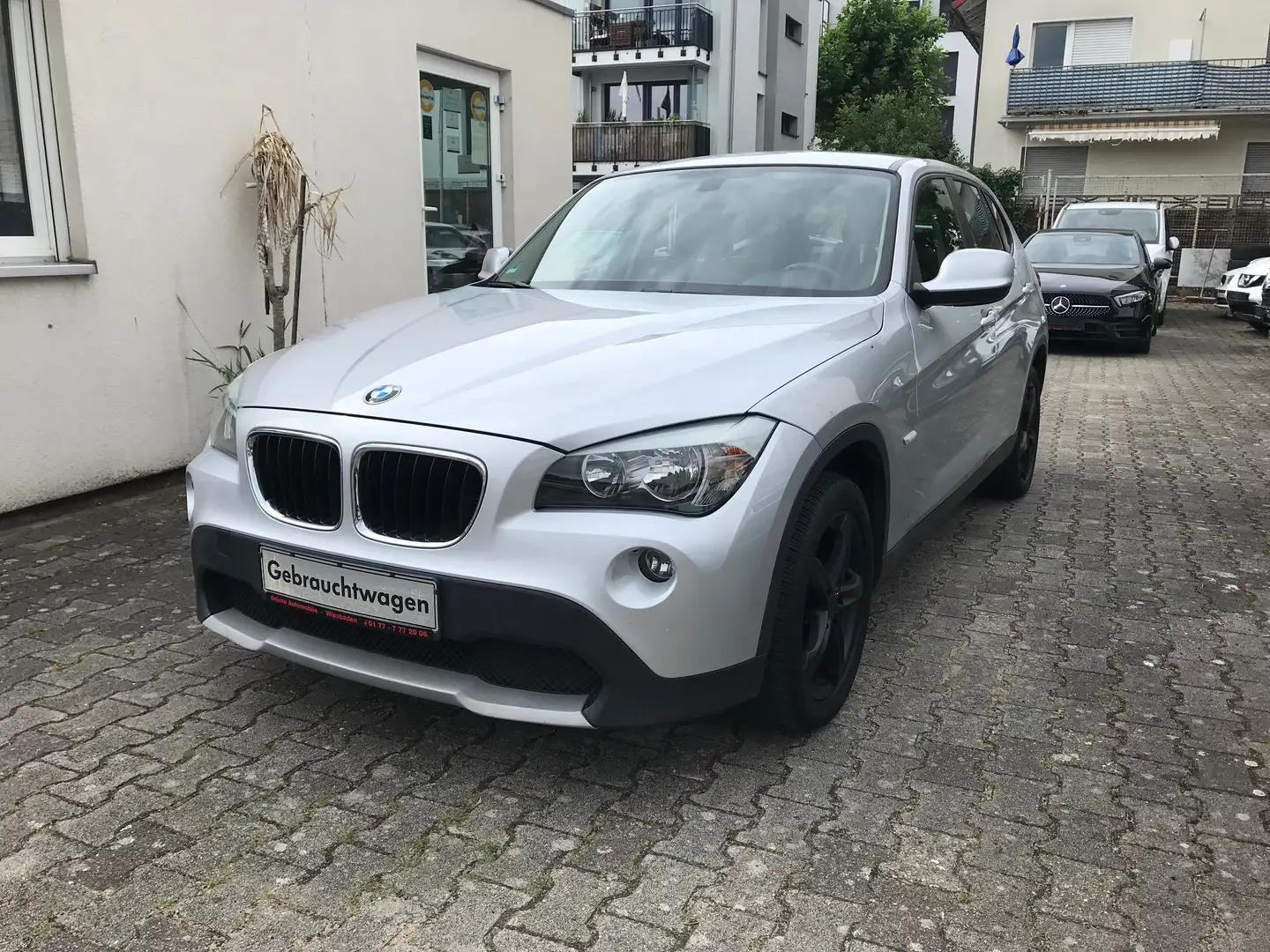 BMW X1 sDrive18i  Klimaanlage Sitzheizung Tempomat Argent - 2