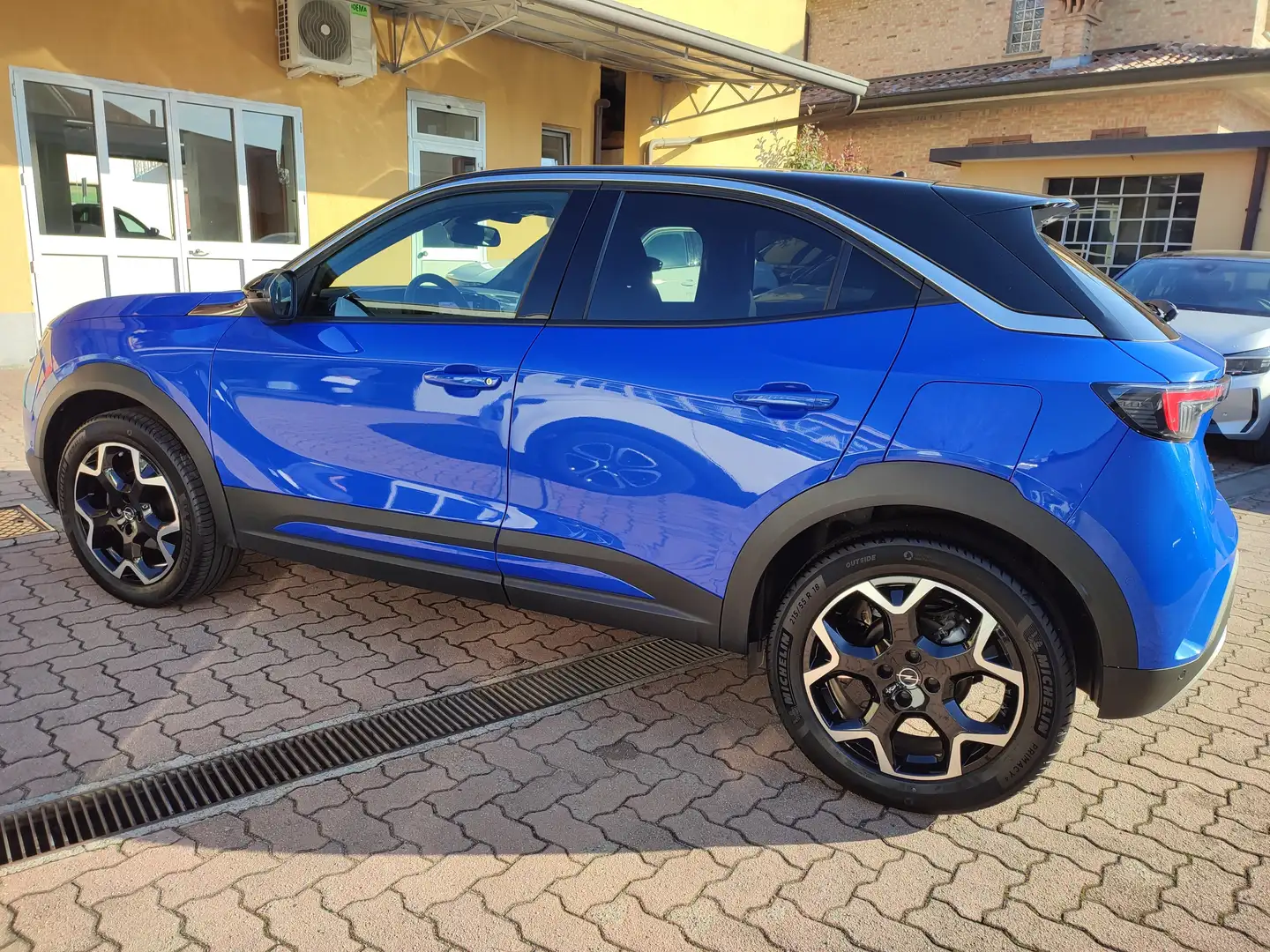 Opel Mokka Mokka 1.2 at Ultimate 130 cv Formula Guida Sicuro! Bleu - 2