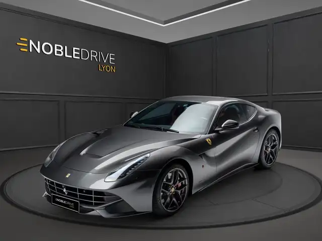 Ferrari ATELIER  - CARBON INTERIEUR - LIFT -  GARANTIE 2027 - V12 6.3l 740cv