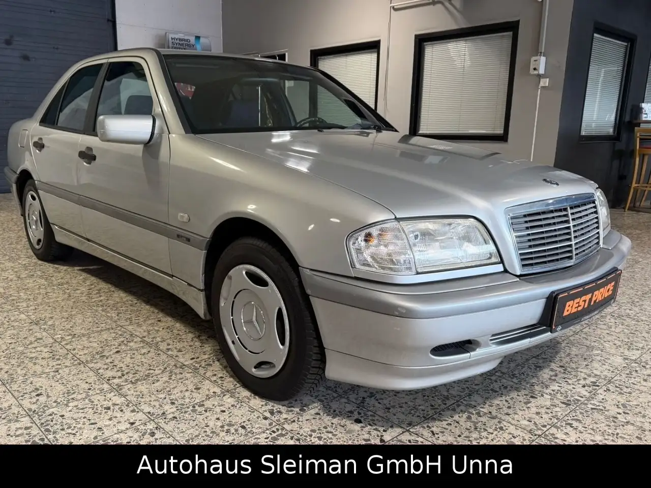 Mercedes-Benz C 180, foto 1