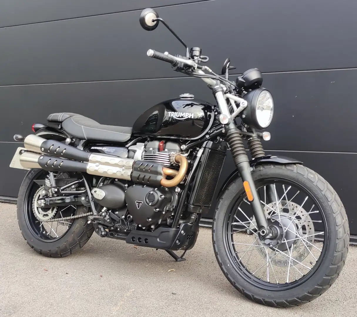 Triumph Scrambler Noir - 1