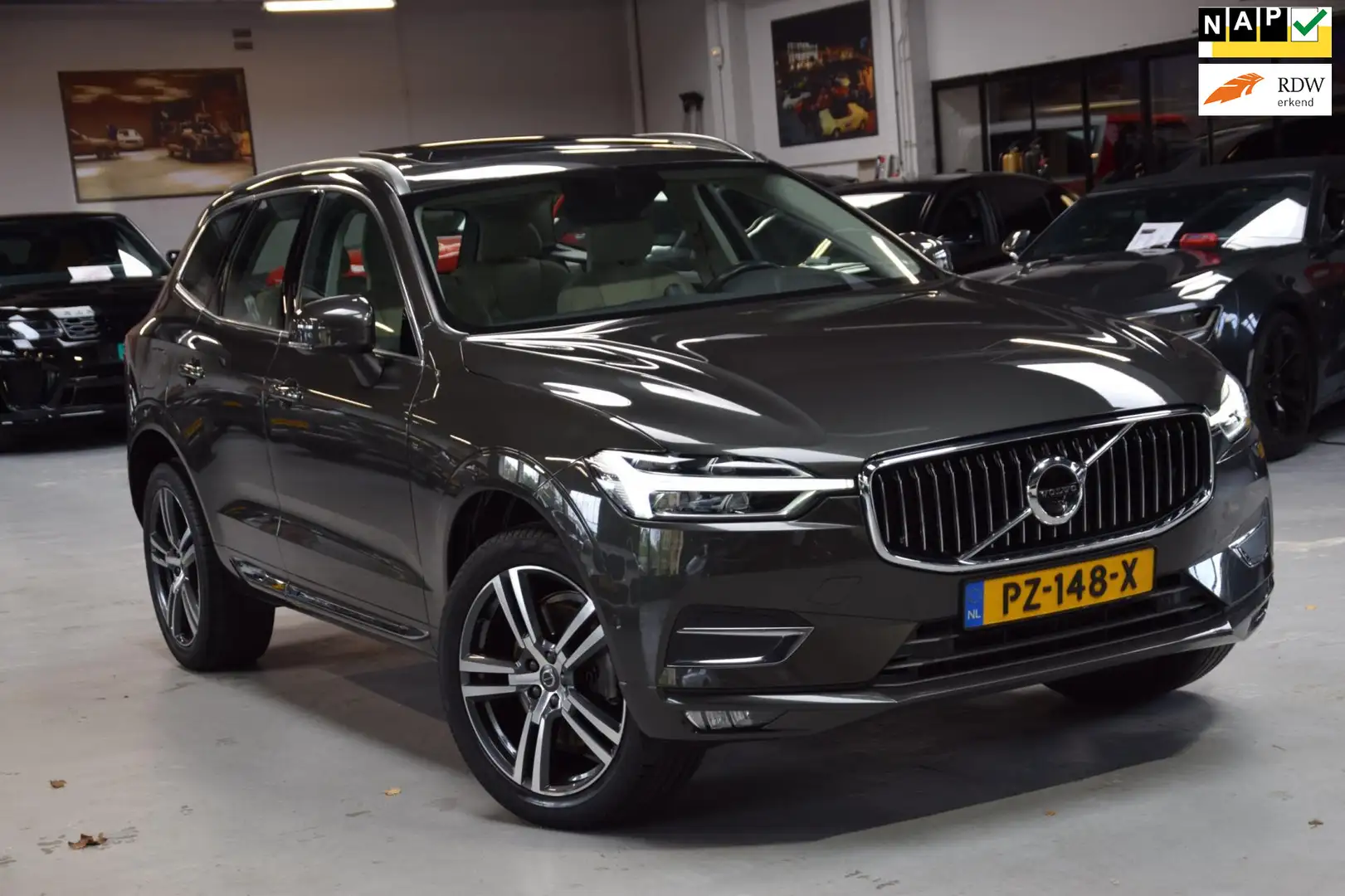 Volvo XC60 2.0 T5 AWD Inscription Panoramadak|B&O|ACC|1e Eig. Grau - 1