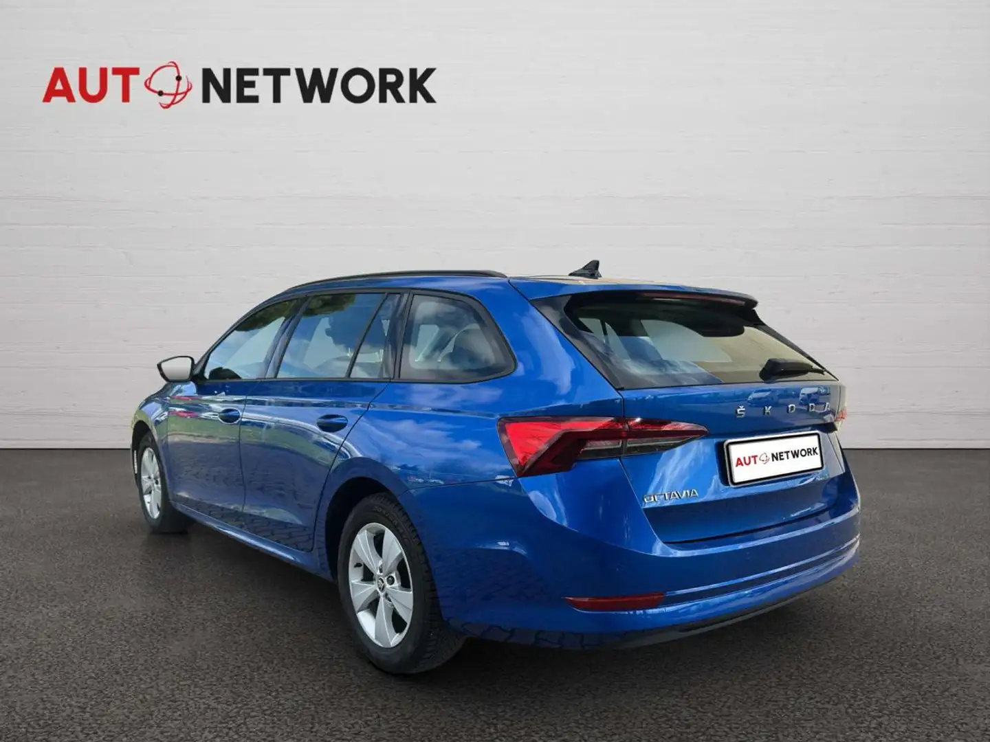 Skoda Octavia 2.0 TDI EVO 150 CV DSG Wagon Executive Blau - 2