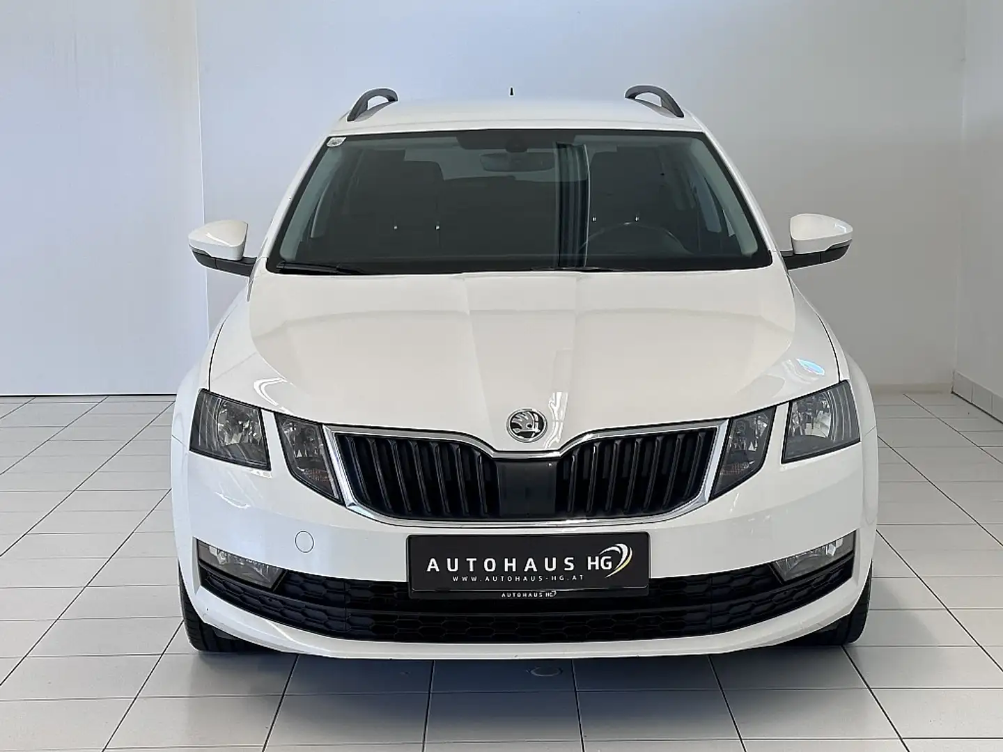 Skoda Octavia Combi 1,6 TDI Active*AHK*ZAHNRIEMEN NEU* Weiß - 2