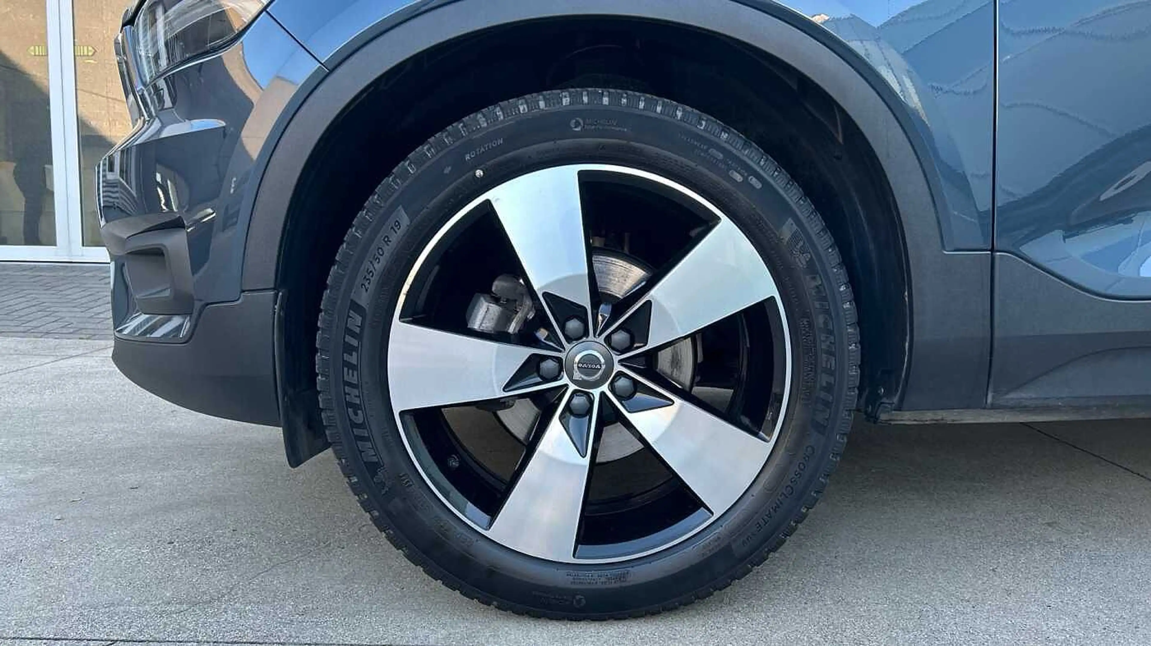Volvo XC40 Momentum Pro, T3 Geartronic — photo 10