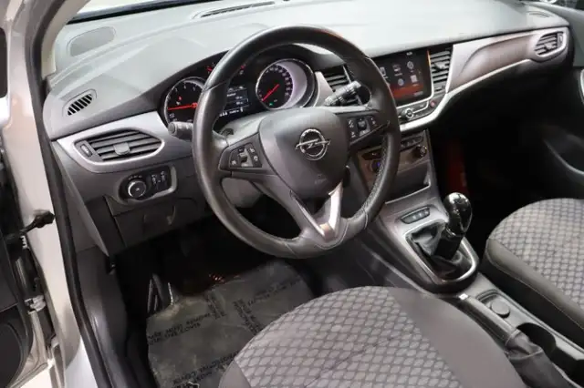 Opel Astra view 13