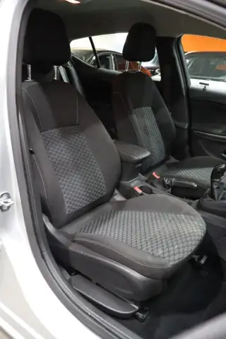 Opel Astra view 11