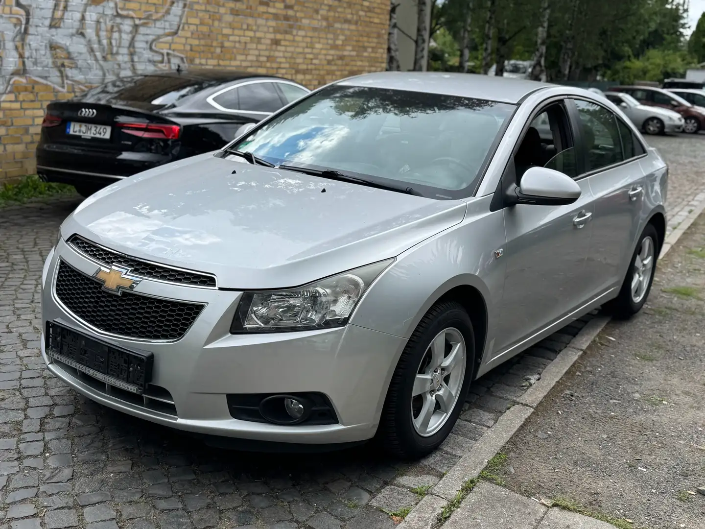 Chevrolet Cruze Basis Silber - 1