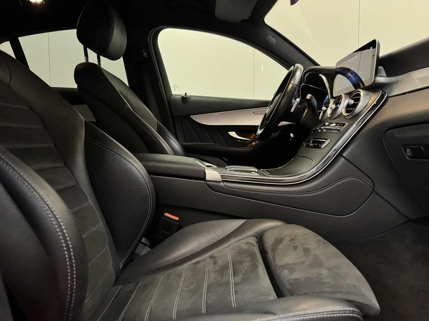 Mercedes-Benz GLC 200 d Coupe. - AMG Line - GPS - Topstaat! Zwart - 2