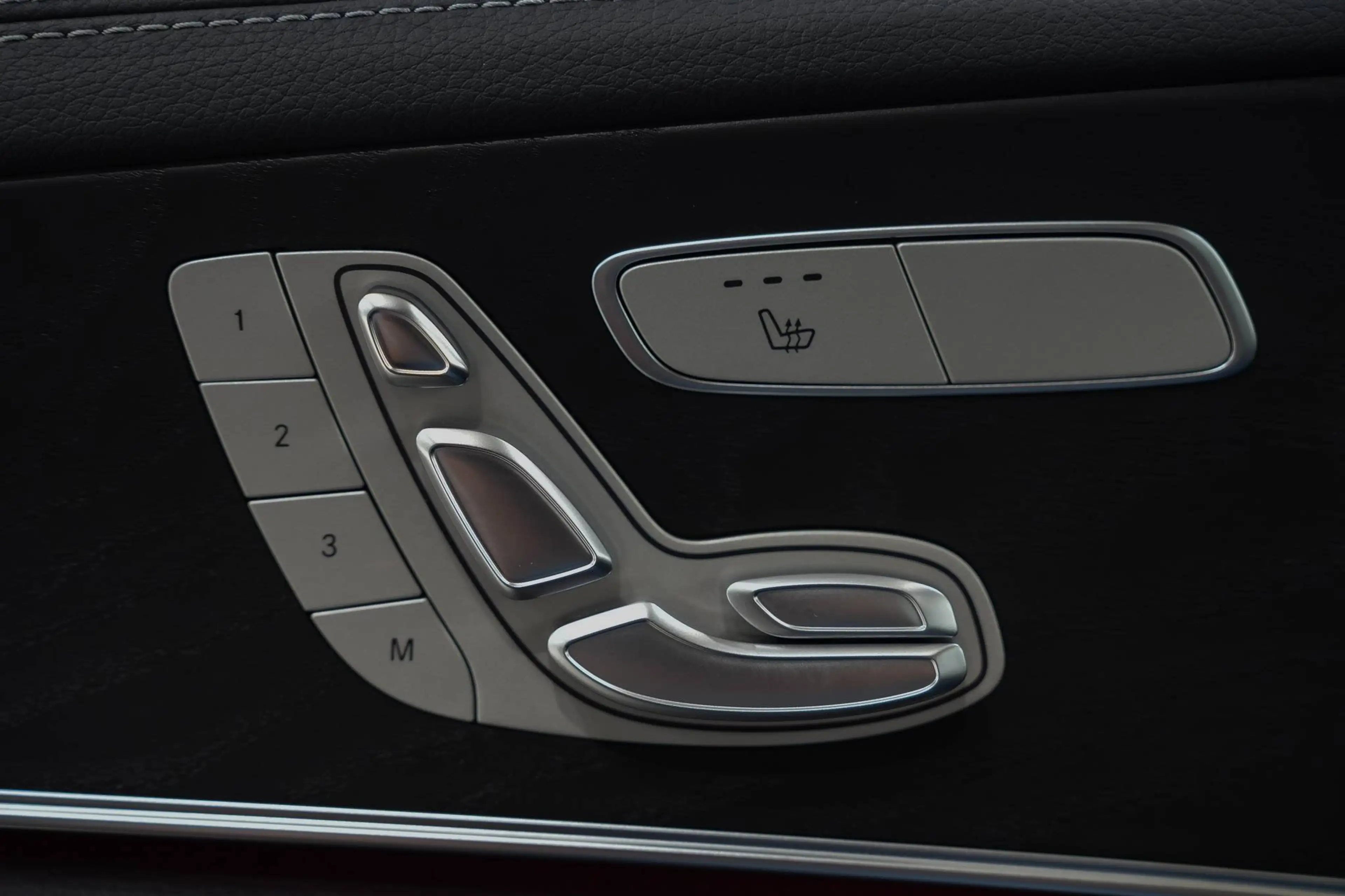 Mercedes-Benz E 400 d 4Matic*AMG-LINE*EXCL-INT*AIRMATIC*BURM* — photo 14
