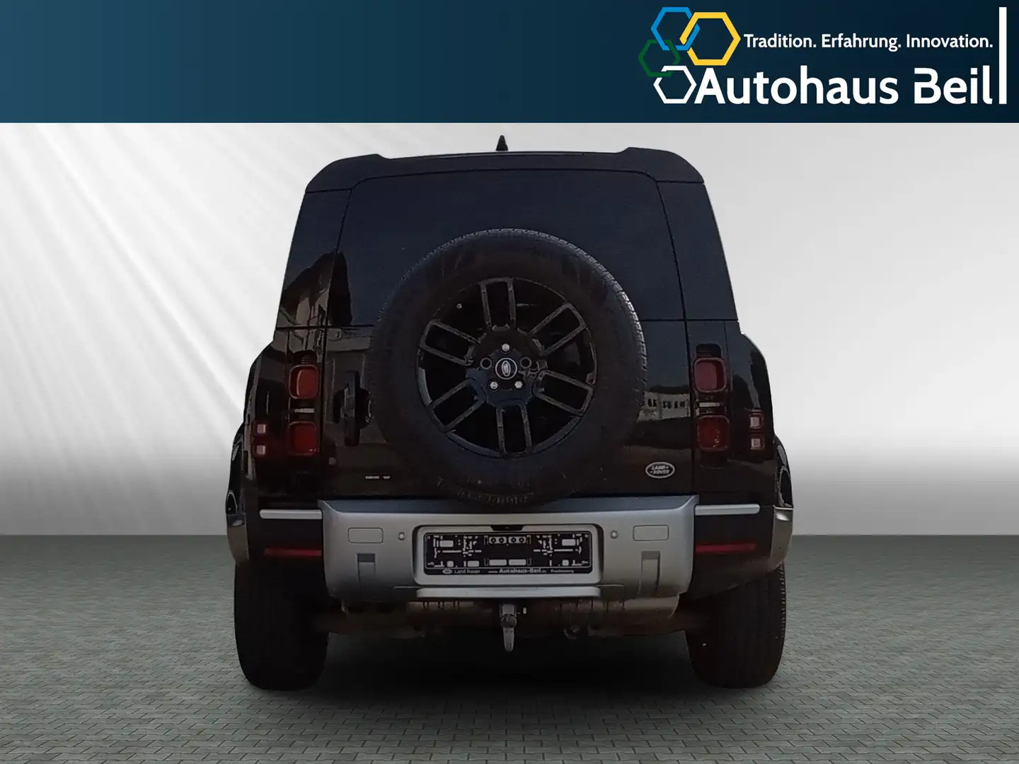 Land Rover Defender (L663) 110 D240 SE AWD Schwarz - 2