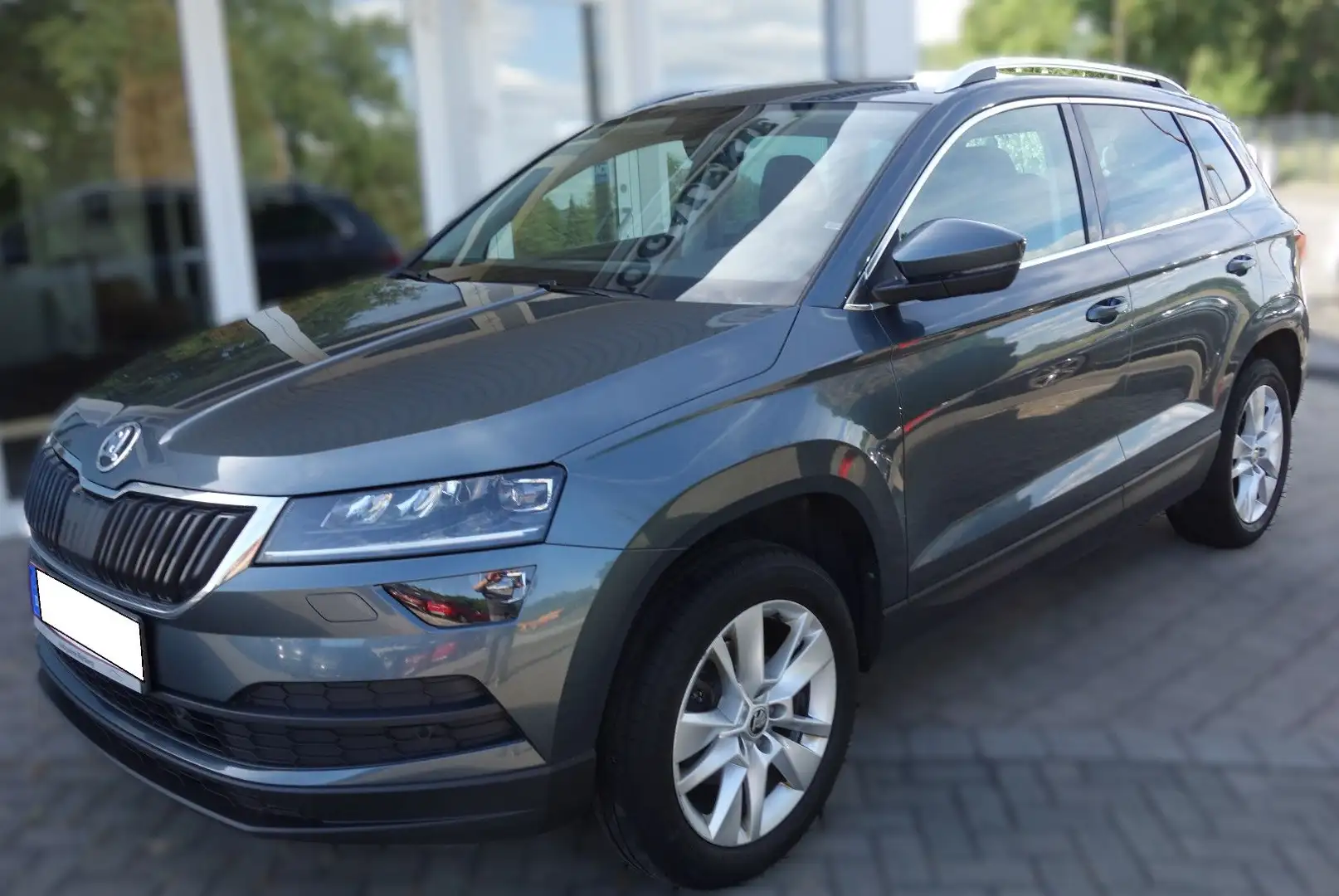 Skoda Karoq Style DSG 7. 1 Hand. Scheckeheft. RüKa Gris - 1