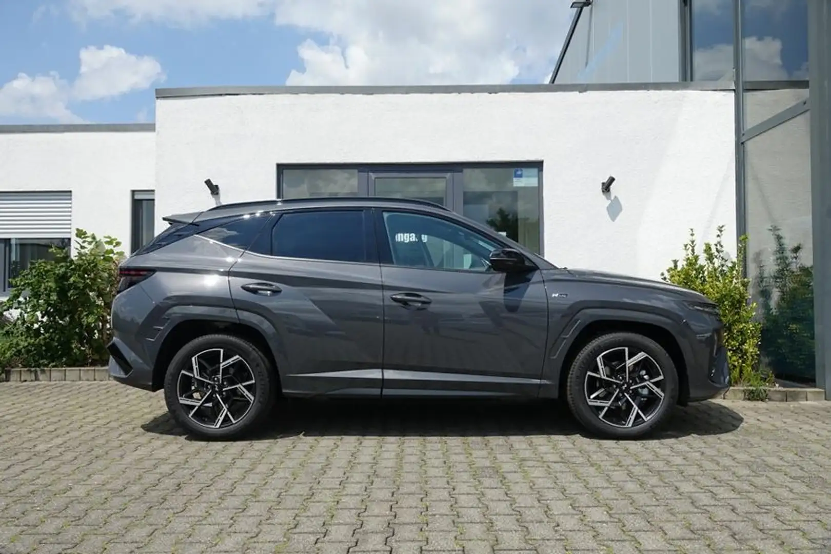Hyundai TUCSON N-LINE X HYBRID 239PS 2WD Assistenzp +AHK Grau - 2