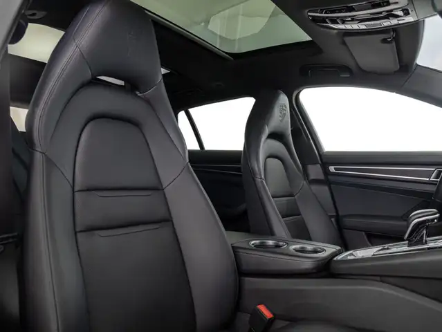 Porsche Panamera view 14