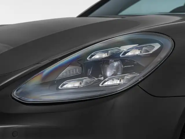 Porsche Panamera view 21