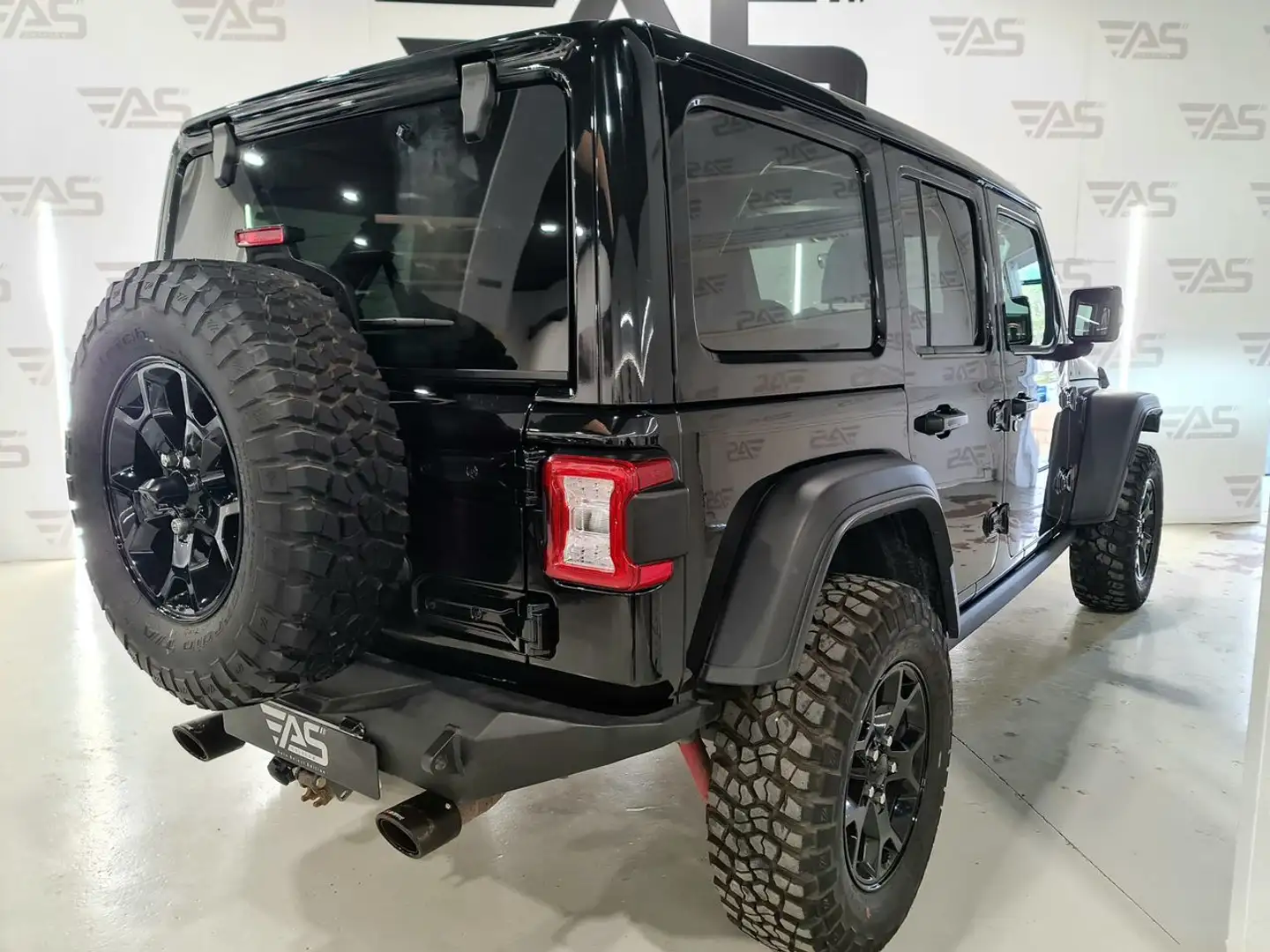 Jeep Wrangler Unlimited 2.0T GME Rubicon 8ATX Negro - 2