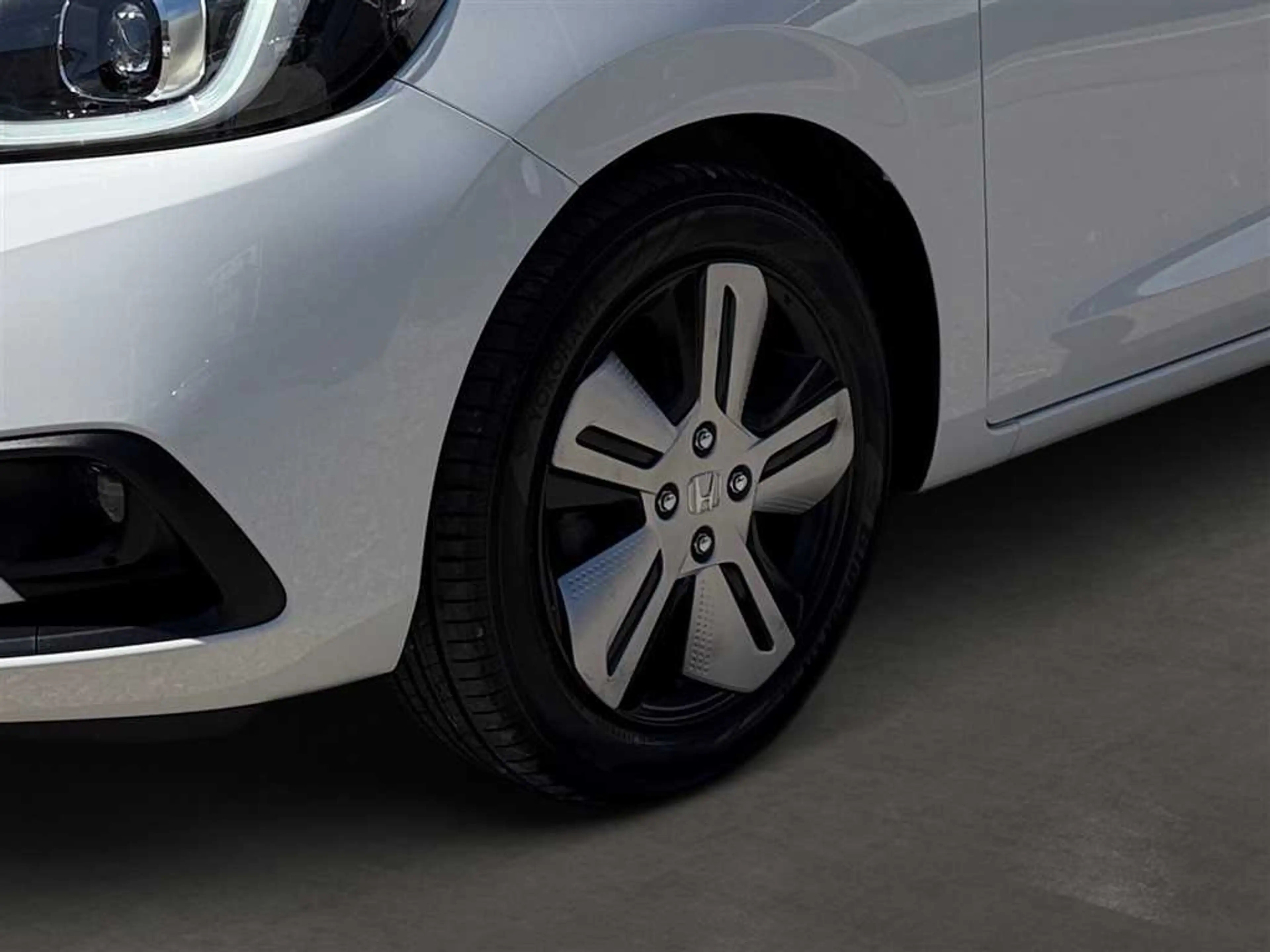 Honda Jazz 1.5 Hybrid Executive Navi Kamera PDC Keyless Sitz- — photo 8