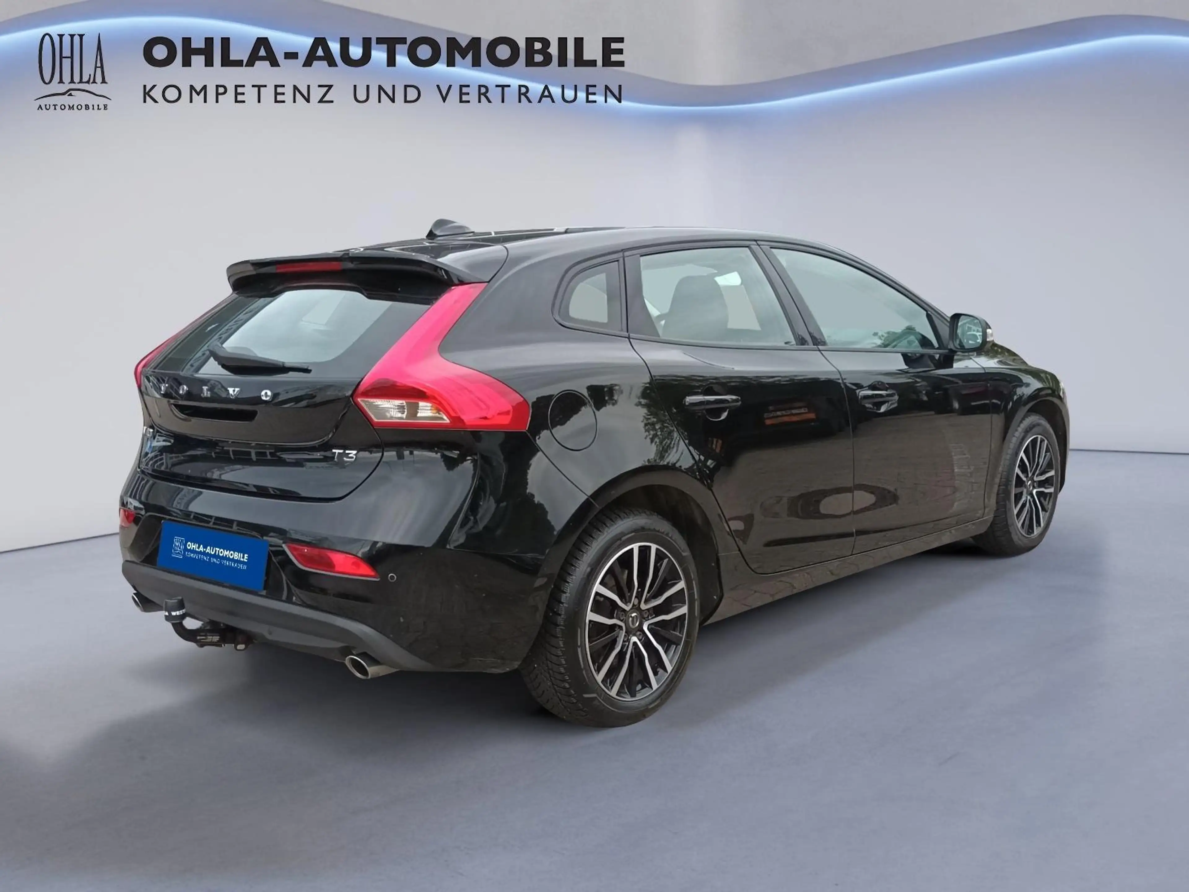 Volvo V40 Momentum V 40 T3 2.0*AHK*KEYLESSGO*KLIMA*NAV*SH... — photo 5