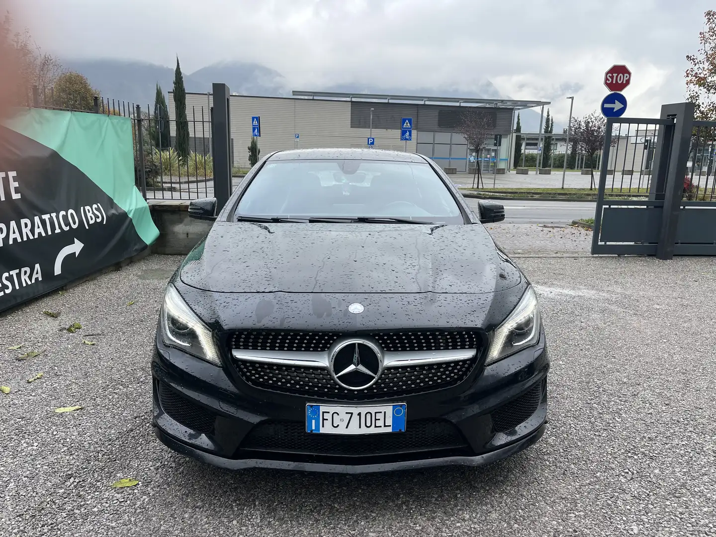 Mercedes-Benz CLA 200 CLA- Brake d Premium Dark Night 4matic auto Zwart - 2