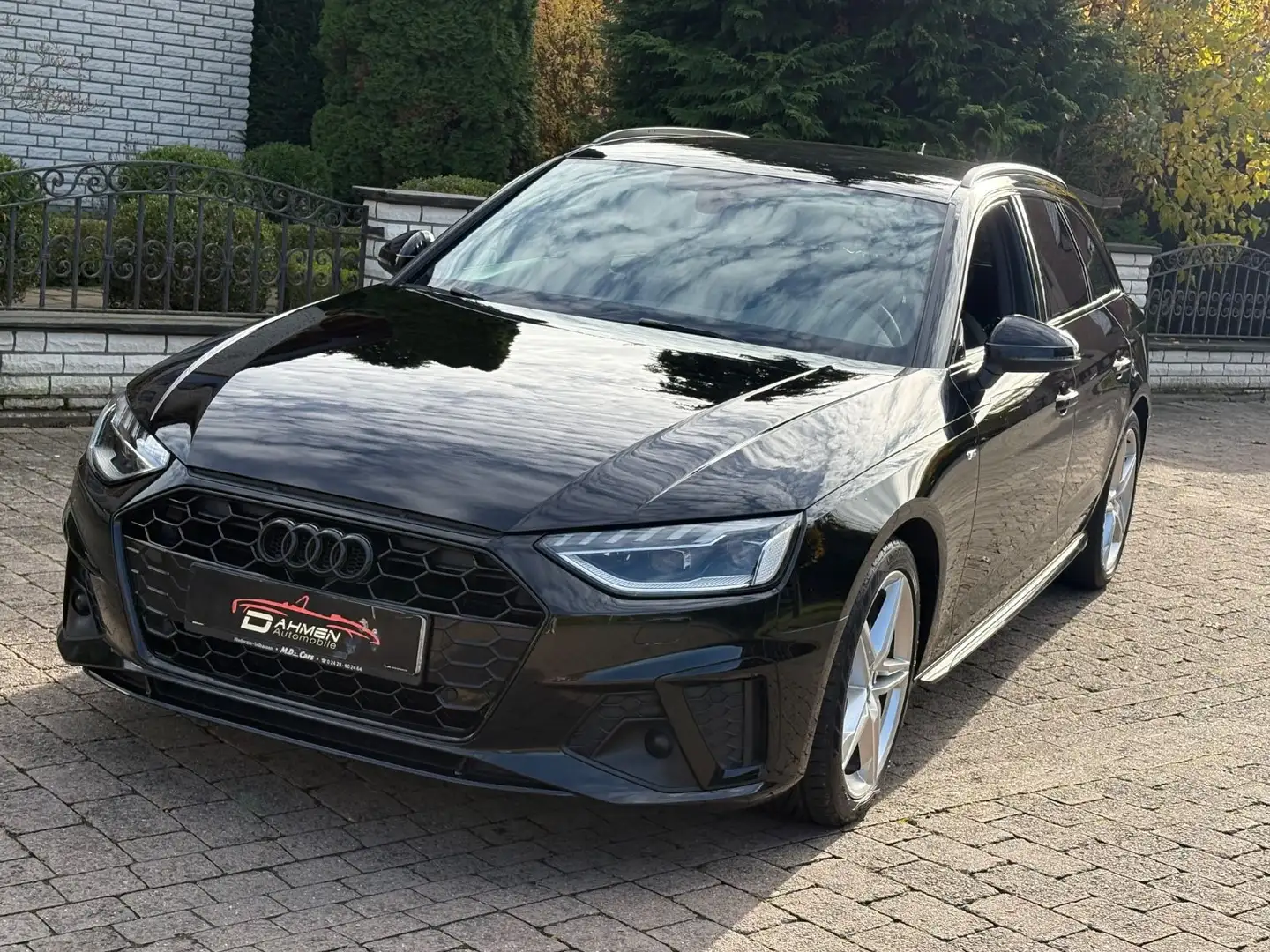 Audi A4 Avant 30 TDI S line*MATRIX*STANDHEIZUNG*SPORT Noir - 1