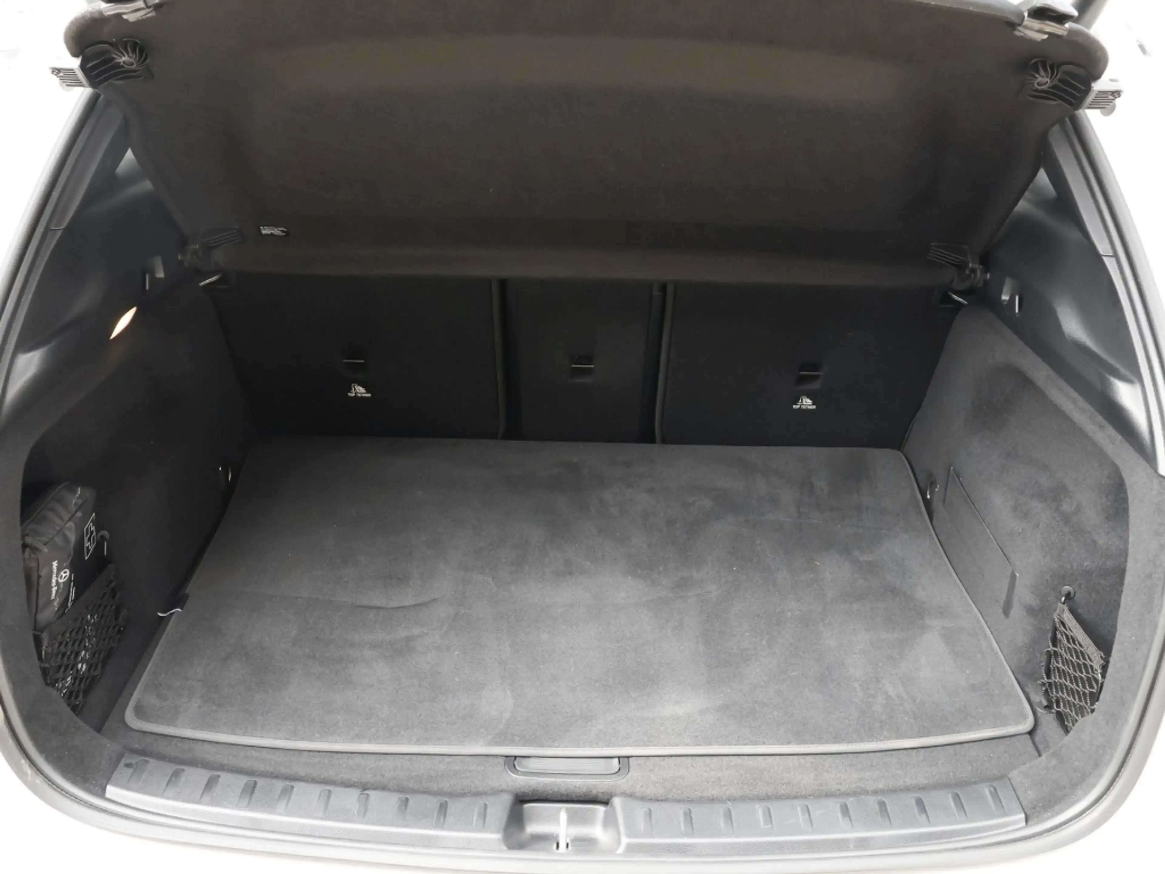 Mercedes-Benz EQA 300 4M Progressive/LED/Kamera/Ambi/Totw/18" — photo 15