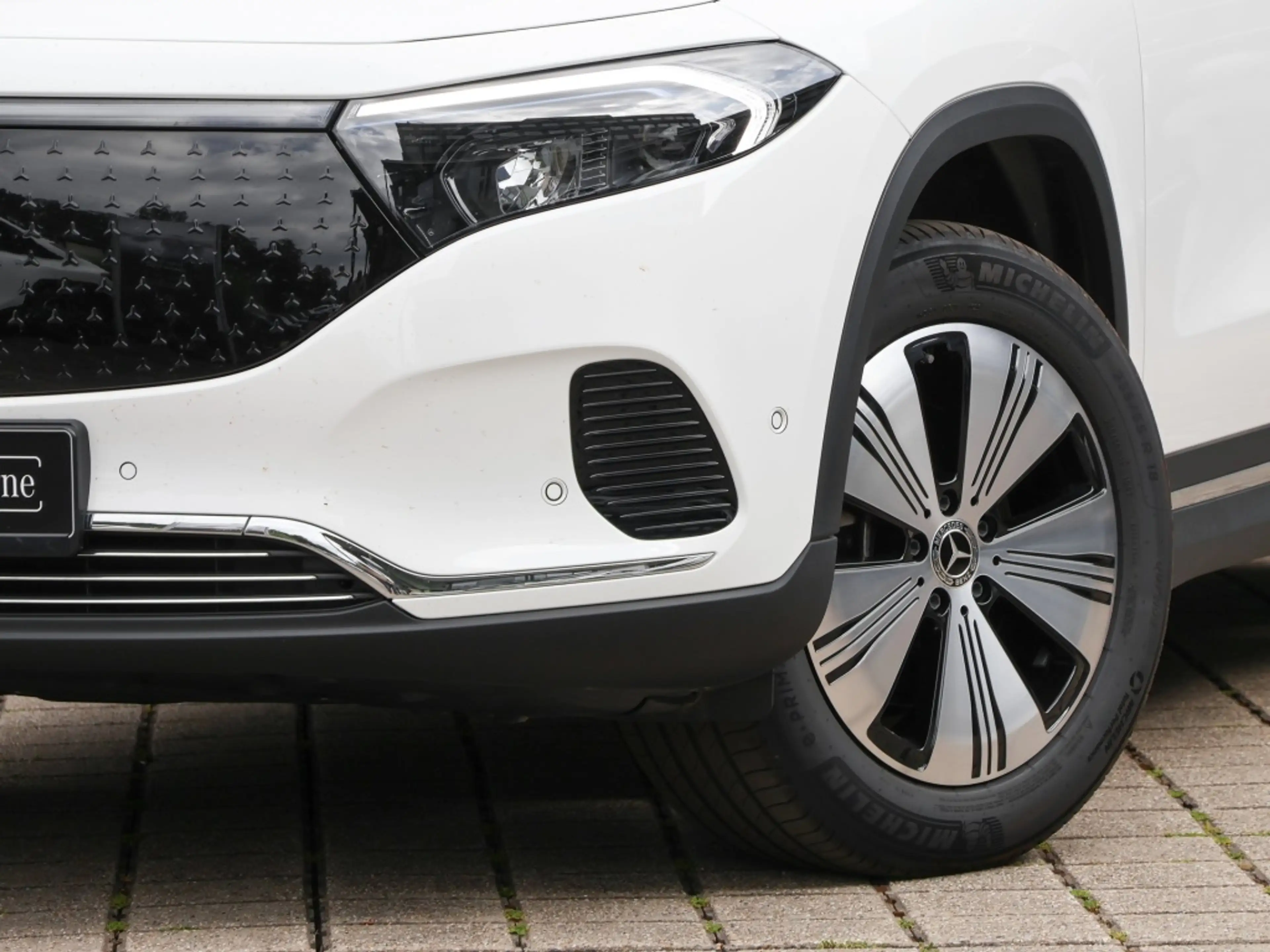 Mercedes-Benz EQA 300 4M Progressive/LED/Kamera/Ambi/Totw/18" — photo 6