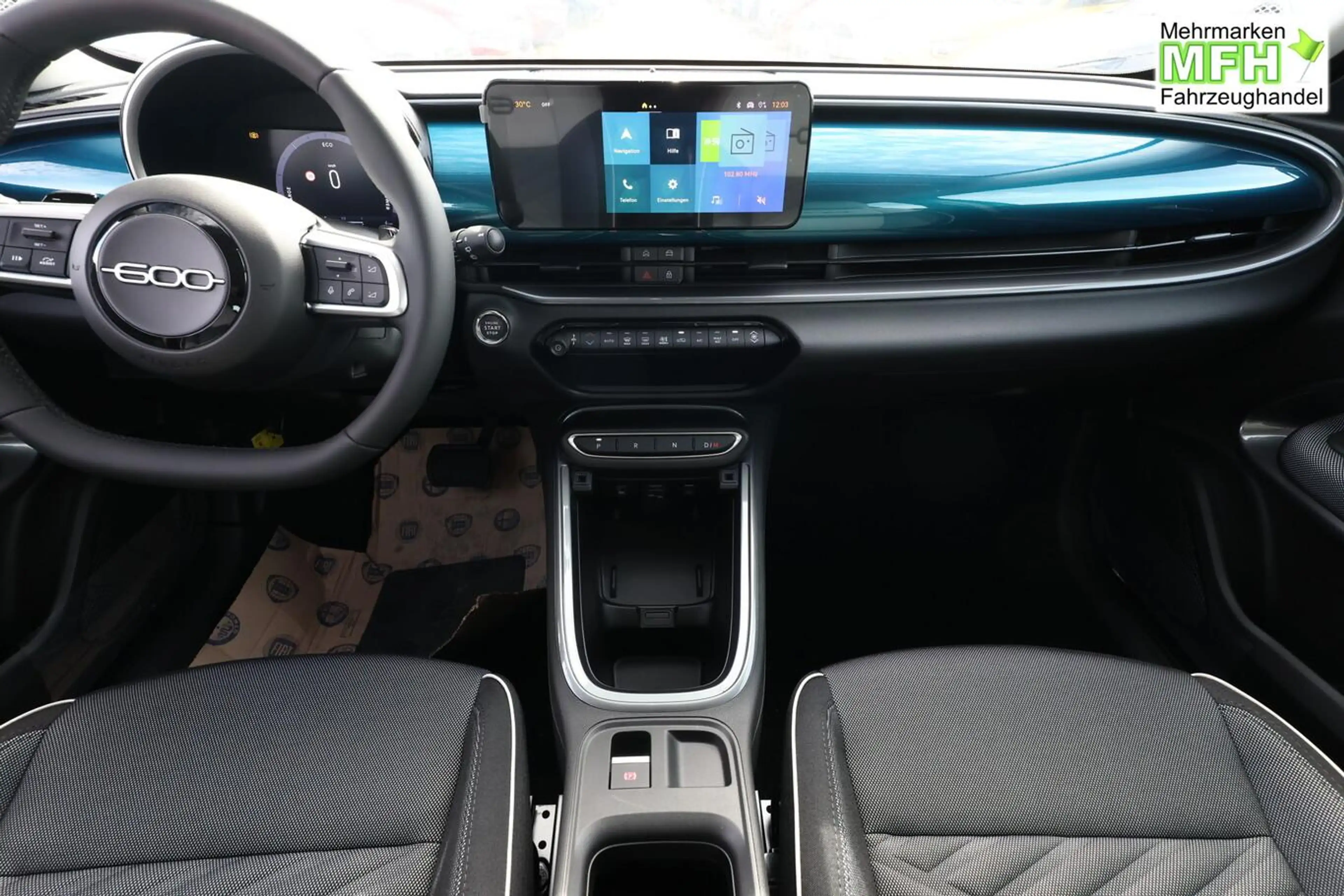 Fiat 600 Icon Hybrid SHZ Keyl Nav Kam 2xPDC LED CarP 74 ... — photo 7