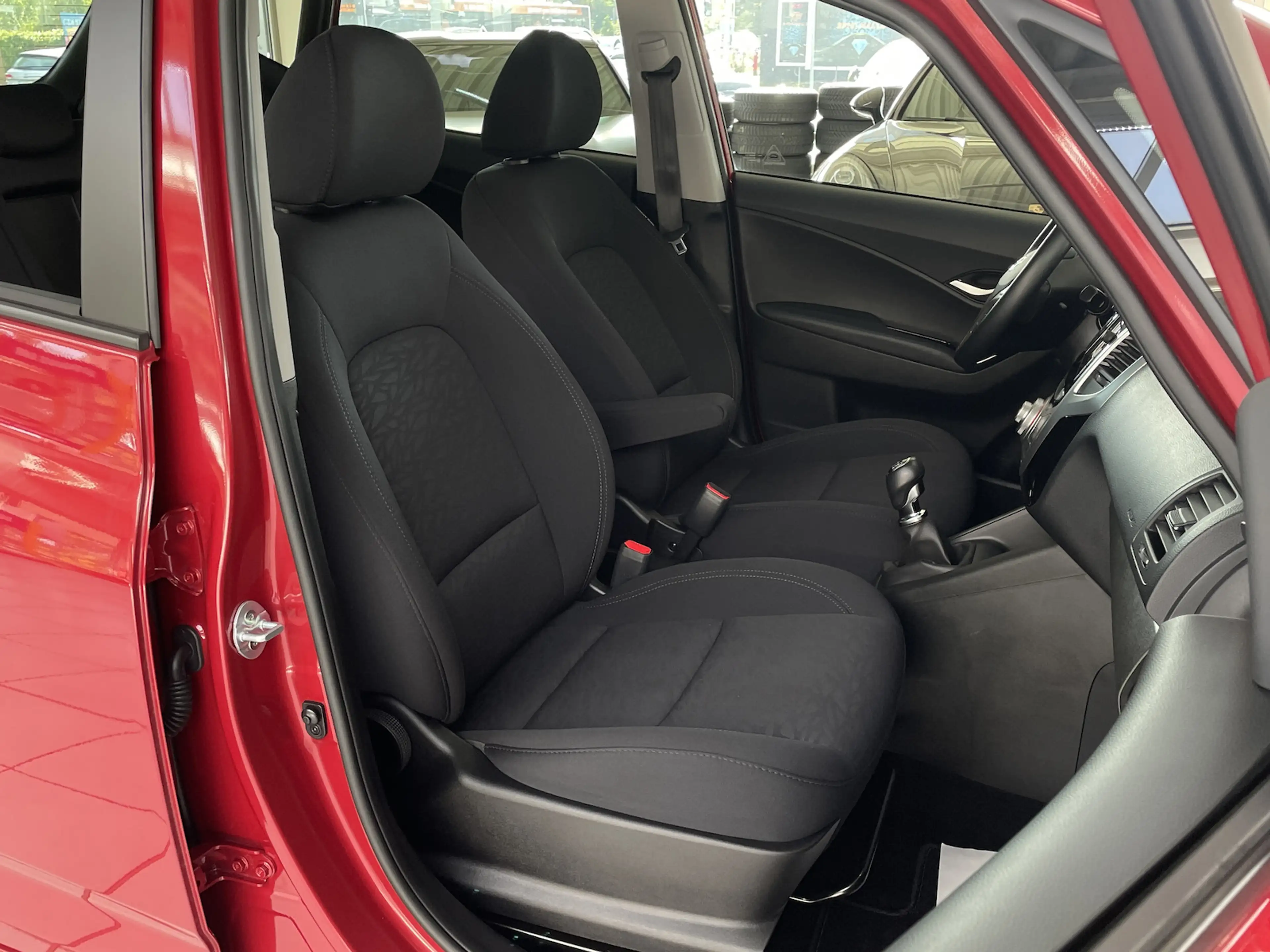 Hyundai iX20 1.6 Space Plus Panorama Kamera Navi GRA — photo 12