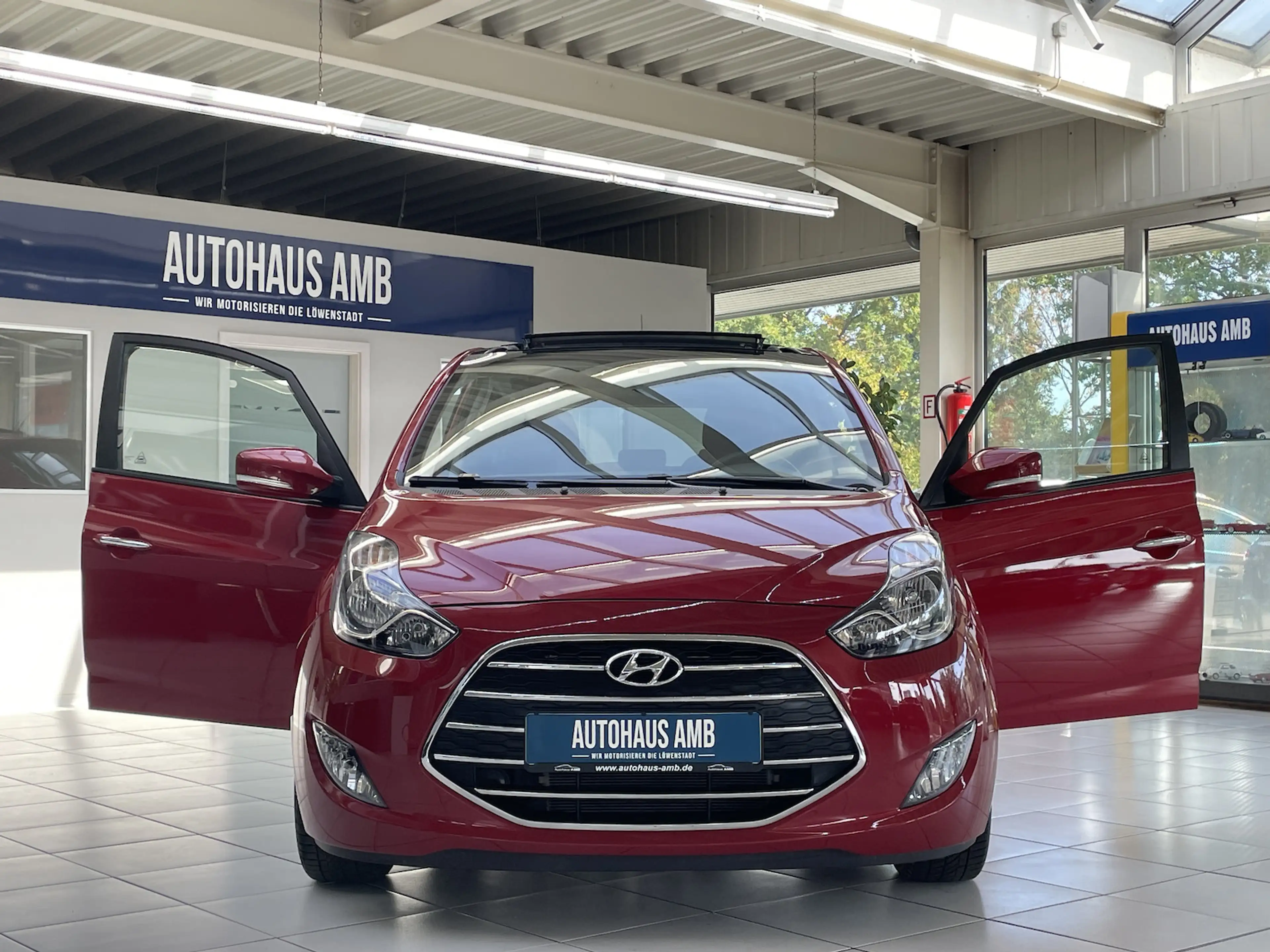 Hyundai iX20 1.6 Space Plus Panorama Kamera Navi GRA — photo 8