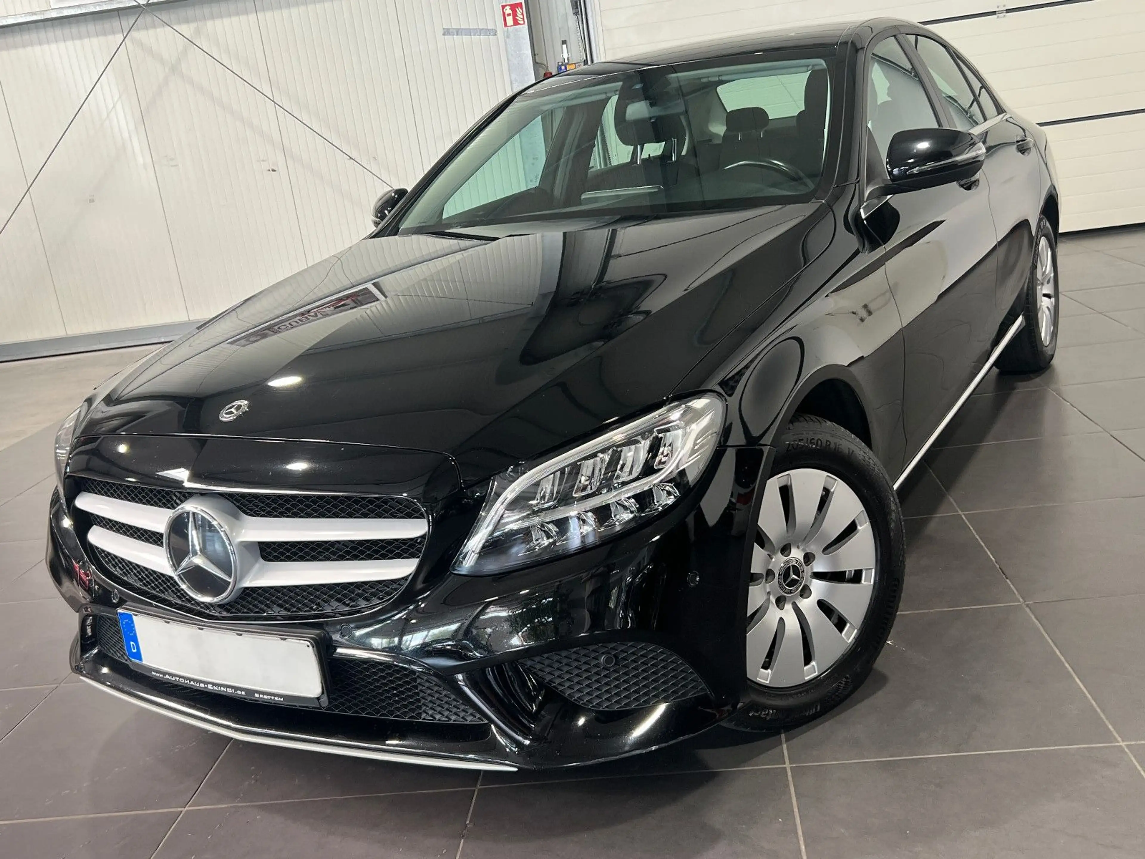 Mercedes-Benz C 200 d Automatik **LED*Navi*SHZ*PDC*Tempomat**