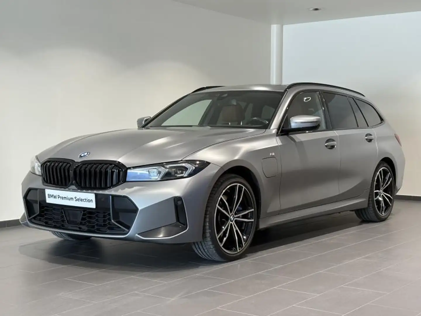 BMW 330 Touring Grau - 1