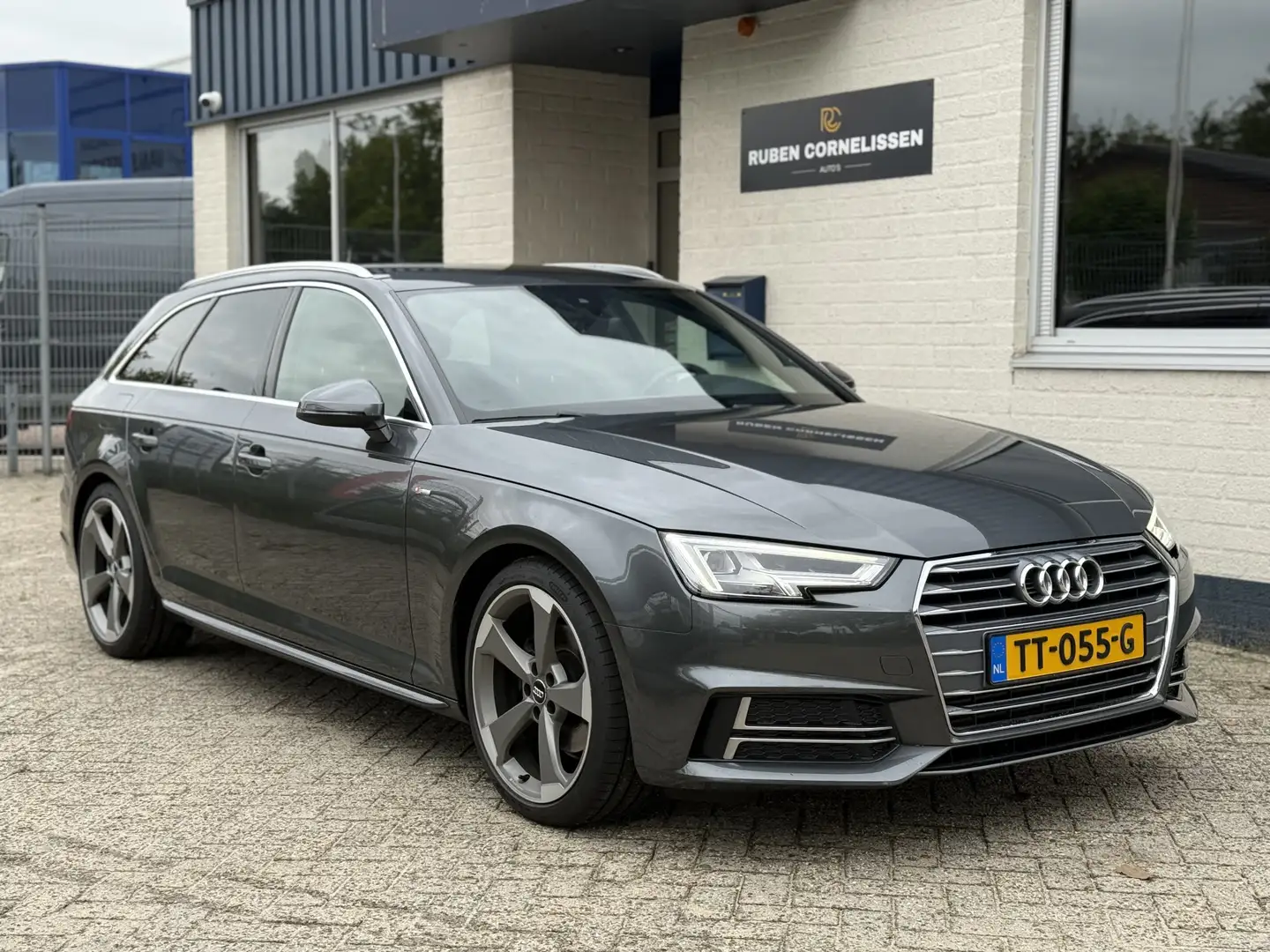 Audi A4 Avant 2.0 TFSI Sport 3x S-LINE | TREKHAAK | LEDER Gris - 1