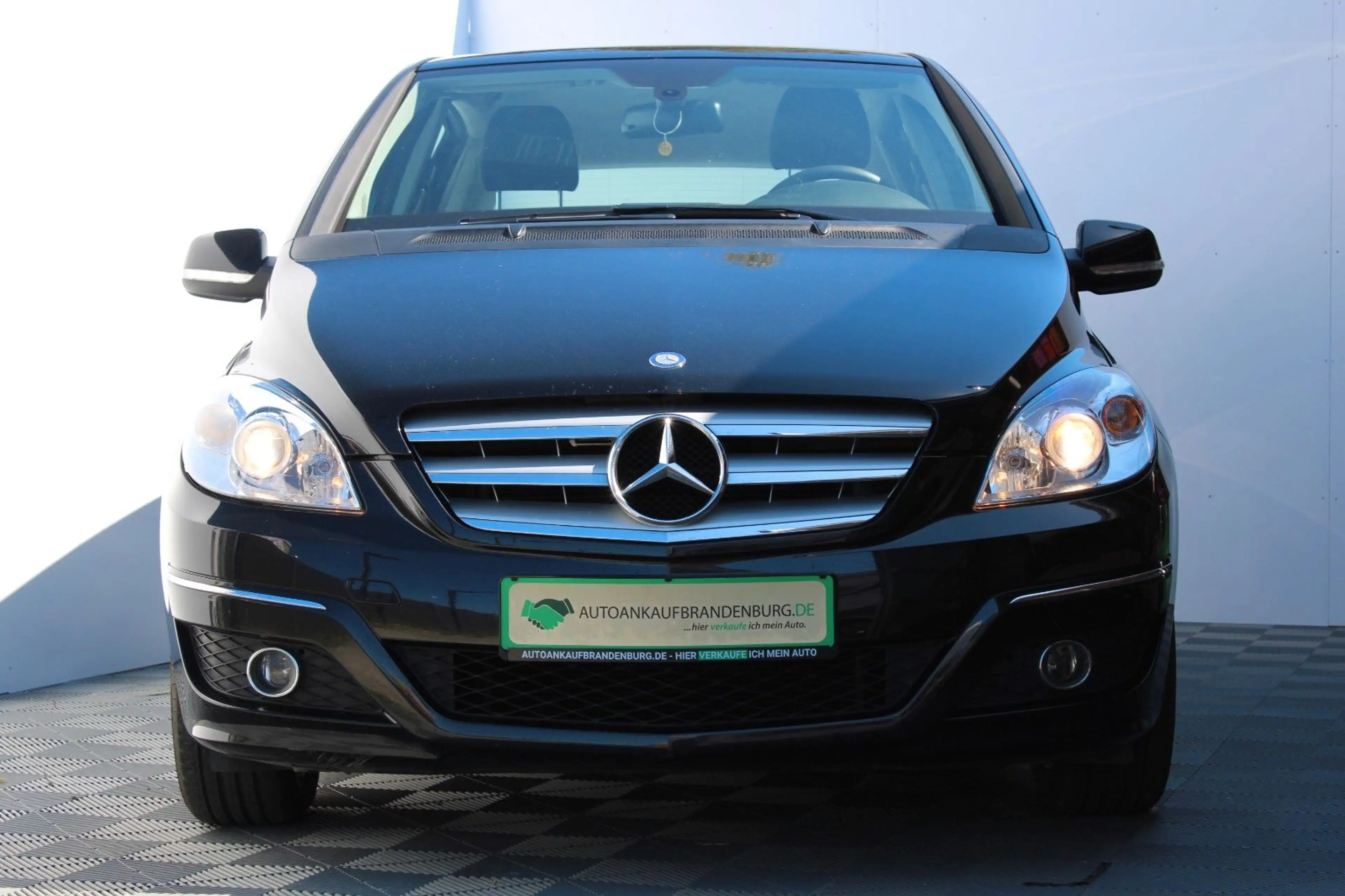 Mercedes-Benz B 200 — photo 6