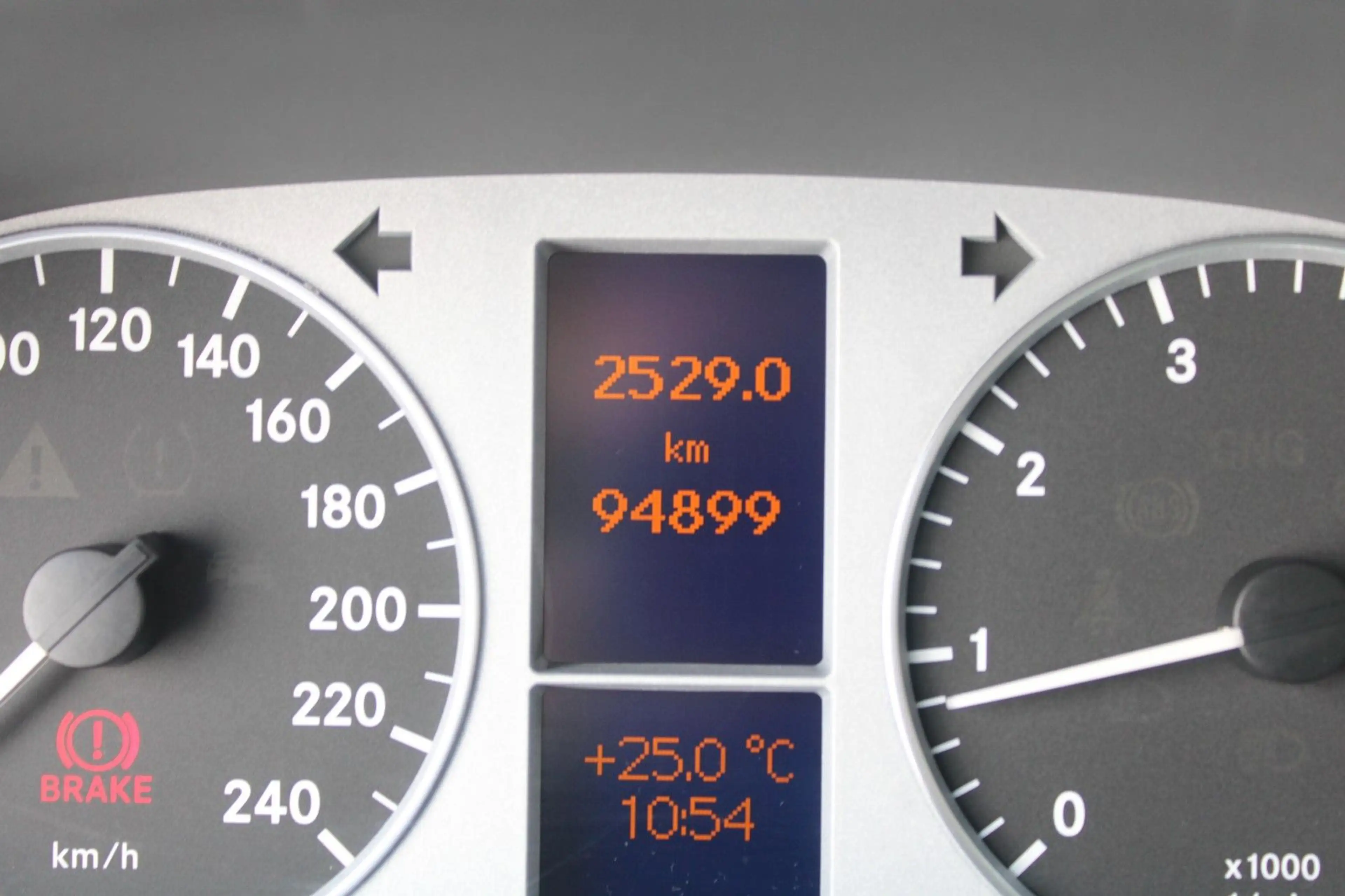 Mercedes-Benz B 200 — photo 13