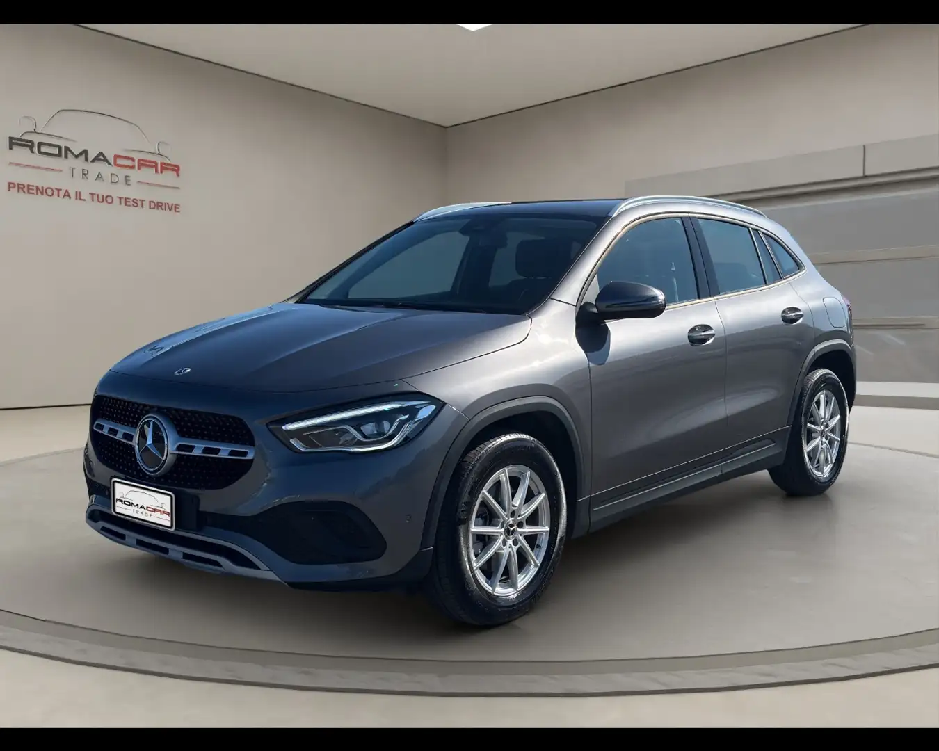 Mercedes-Benz GLA 180 - GLA 180 d Automatic Sport Grau - 2