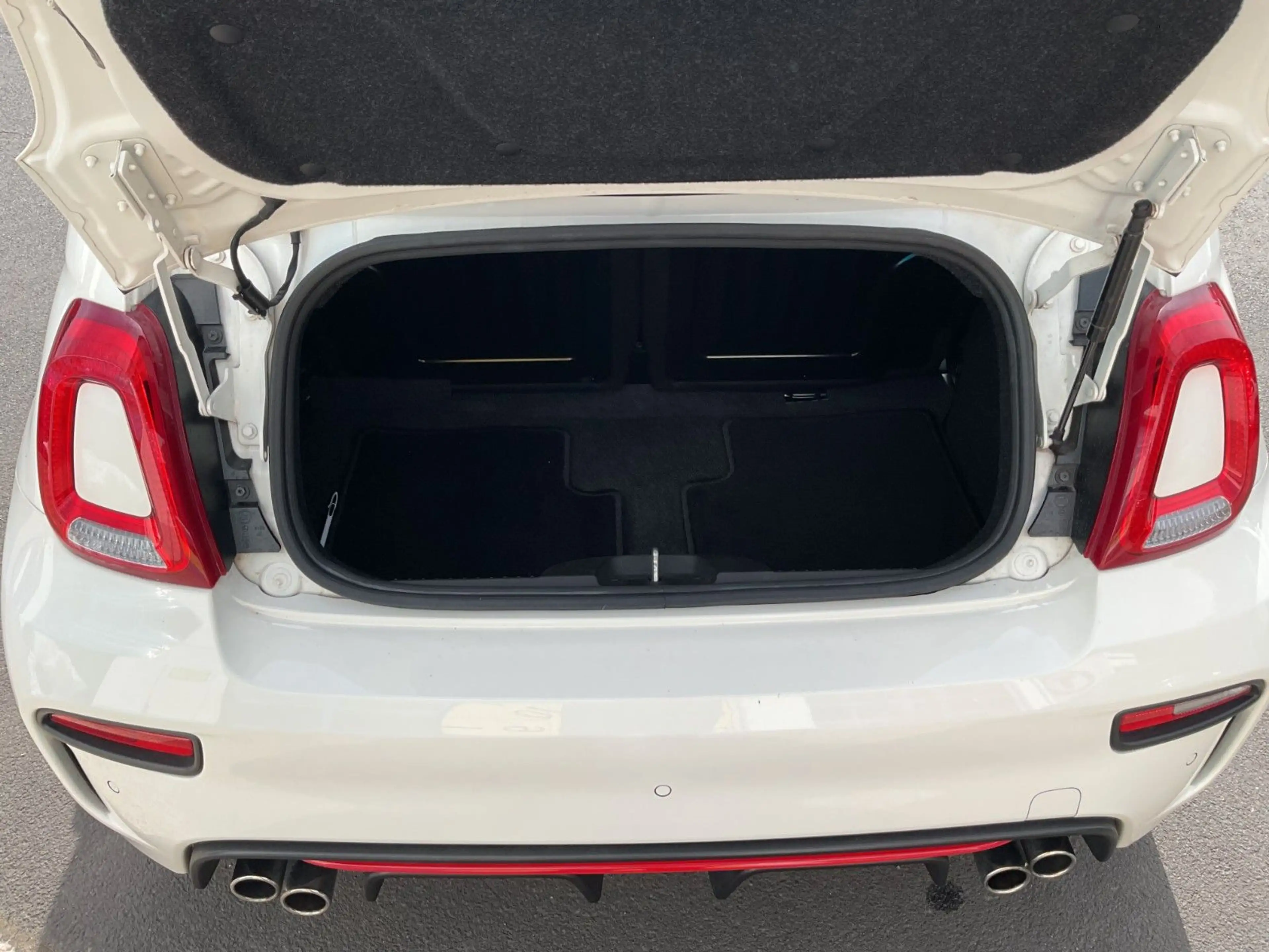 Abarth 595C PISTA Cabrio LED Navi PDC Klima — photo 11