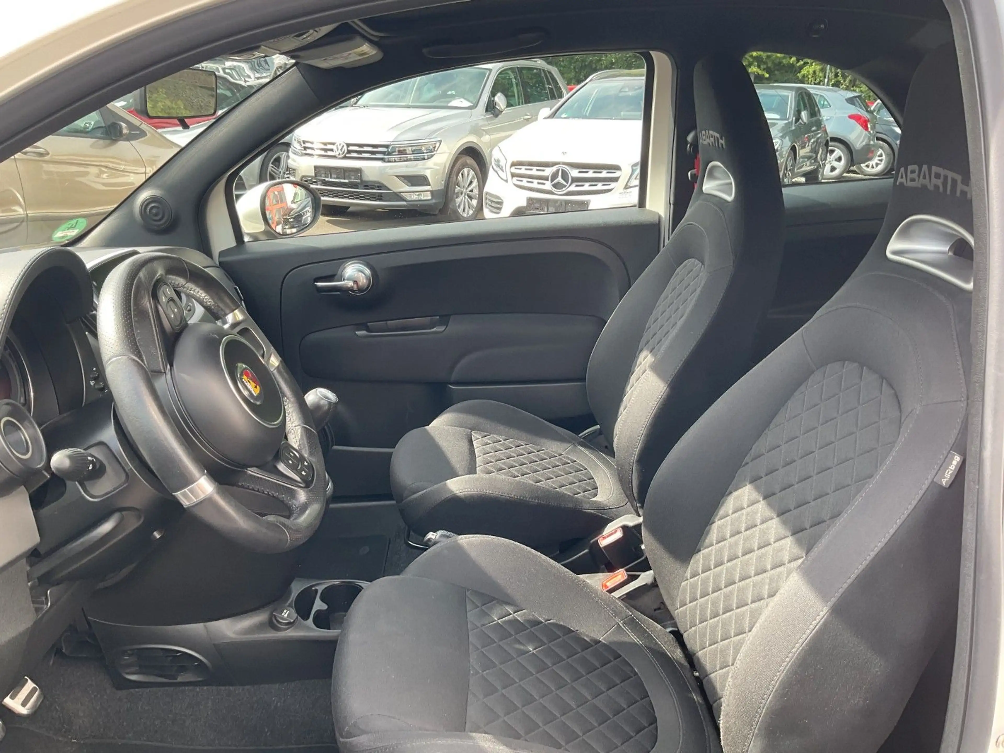 Abarth 595C PISTA Cabrio LED Navi PDC Klima — photo 13