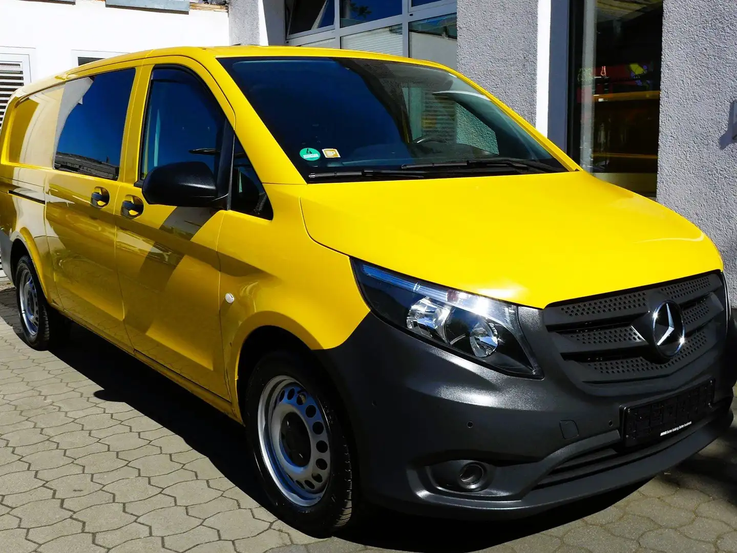 Mercedes-Benz Vito 114 CDI extralang 9G-Autom Klima Navi Gelb - 1