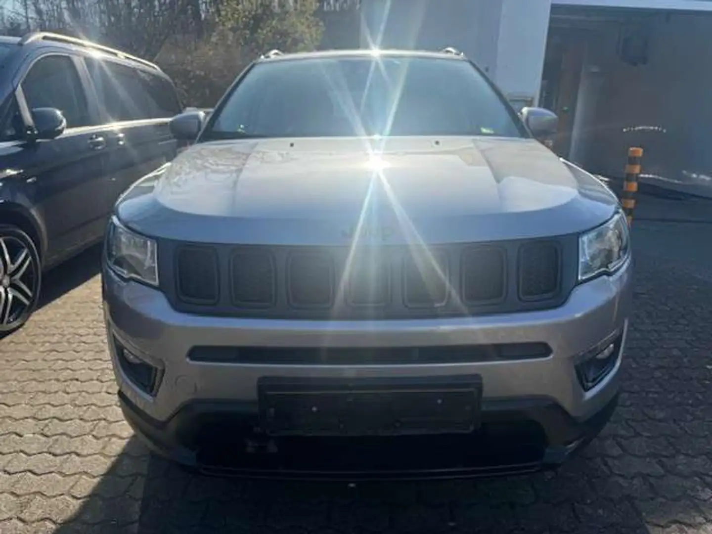 Jeep Compass JEEP COMPASS 4X4 AUTOMATIK LEDER NAVI KAMERA AHK Gris - 2
