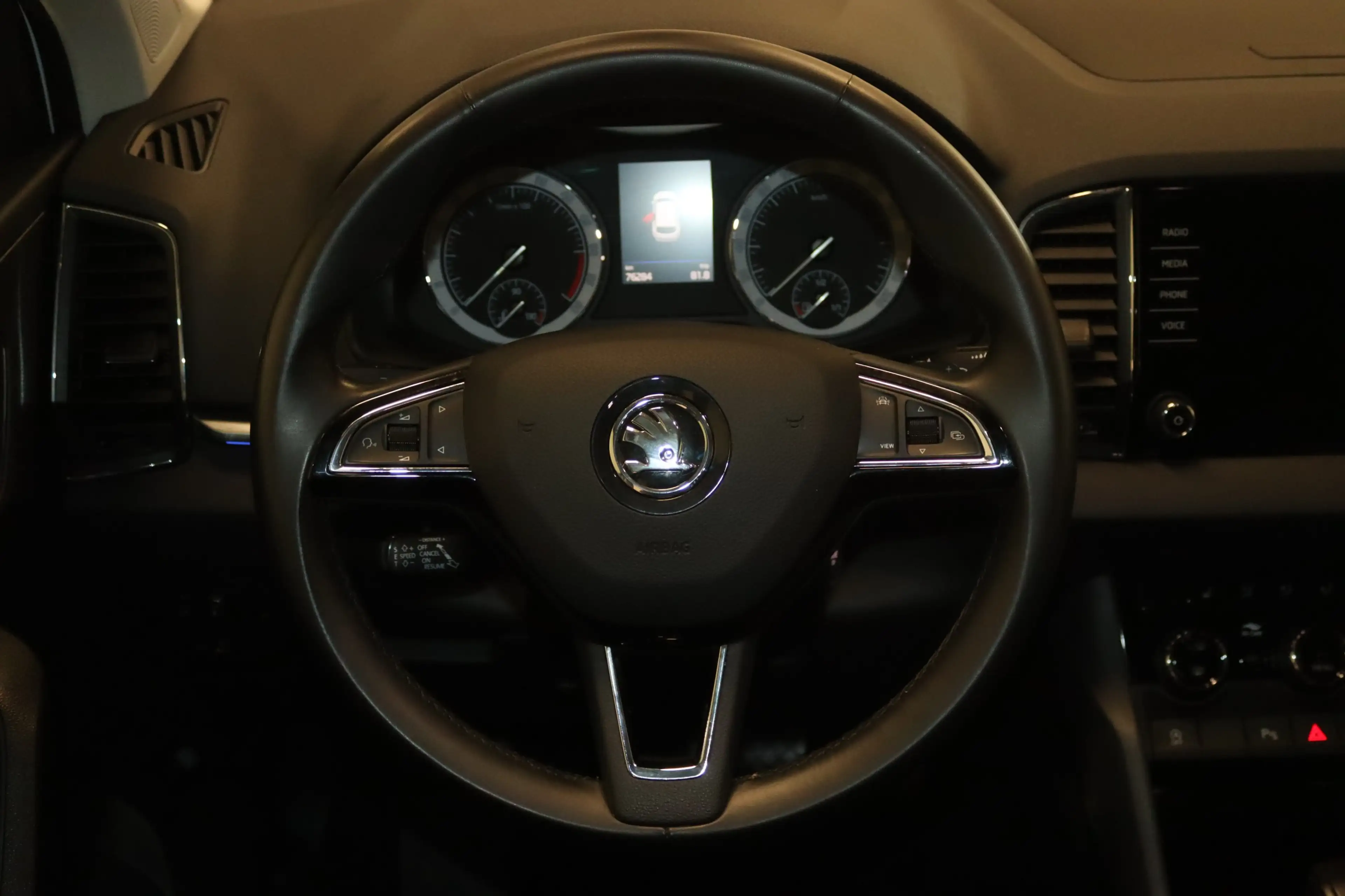 Skoda Karoq 2.0 TDI Style 4x4-Navi-Kamera-ACC-LED-SHZ- — photo 14