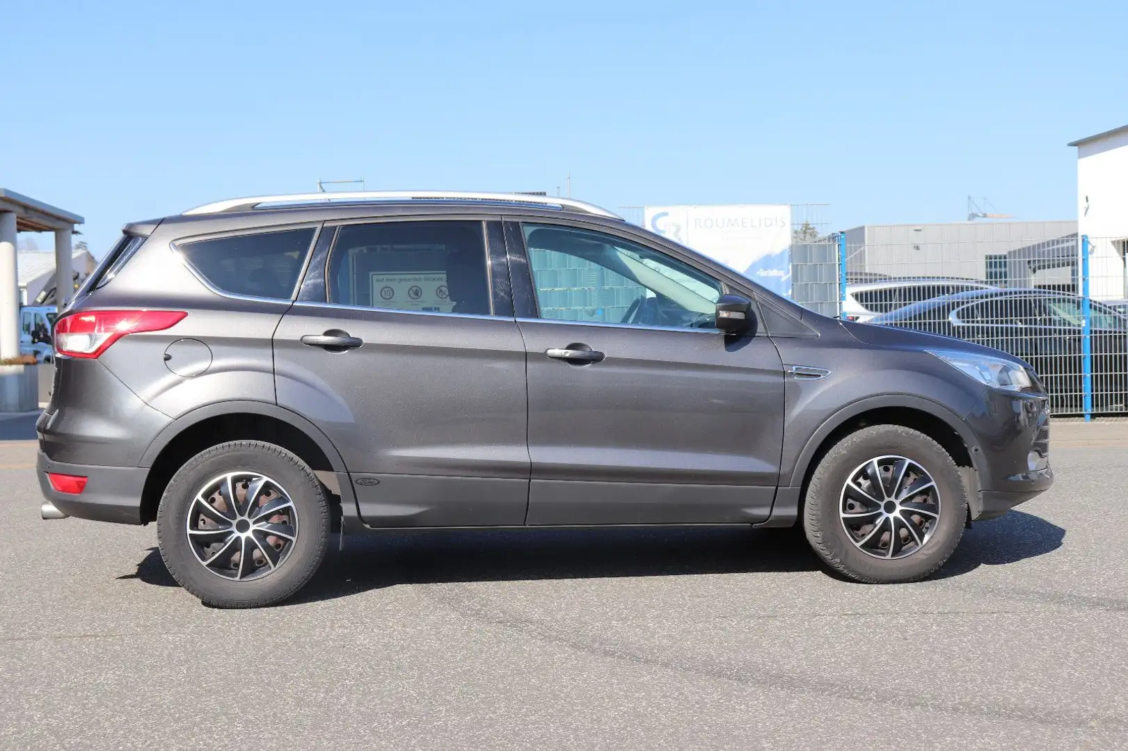 Ford Kuga Trend Grau - 2