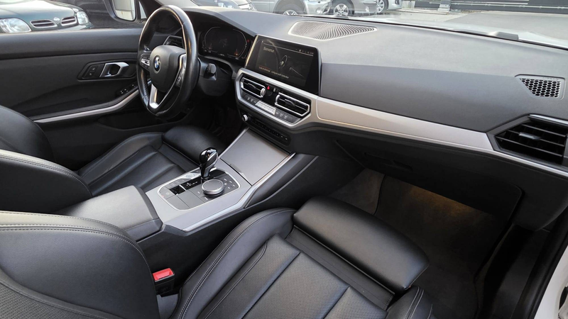 BMW 318 Touring 318iA OPF — photo 11