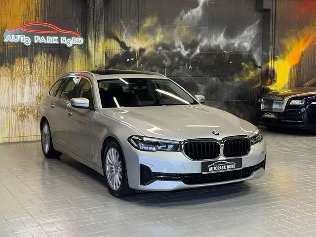 BMW 5 Series view 9