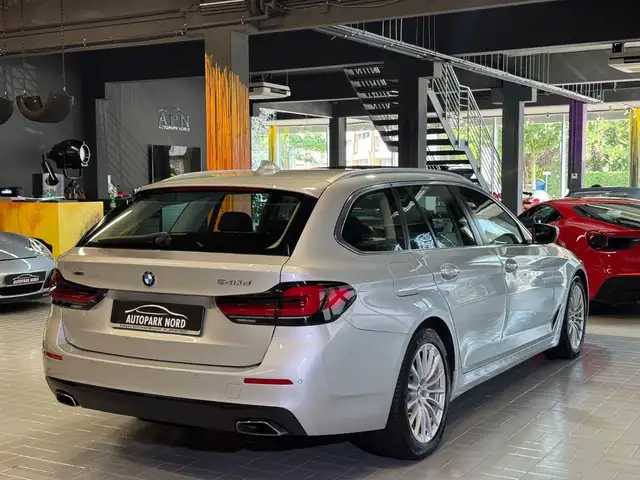 BMW 5 Series view 7