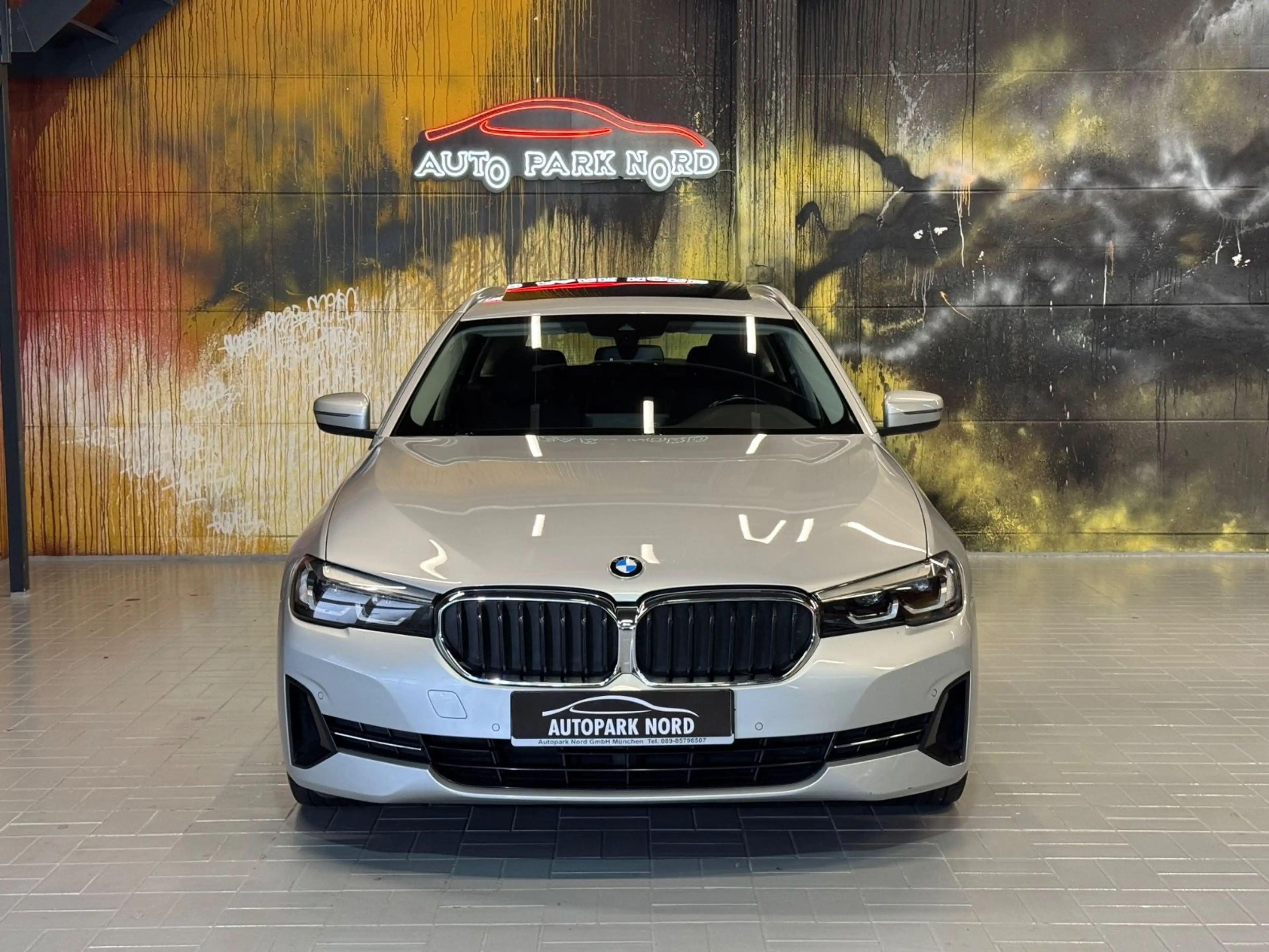 BMW 540 d xDrive Touring Aut. ~PANO~LED~NAVI~ — photo 2