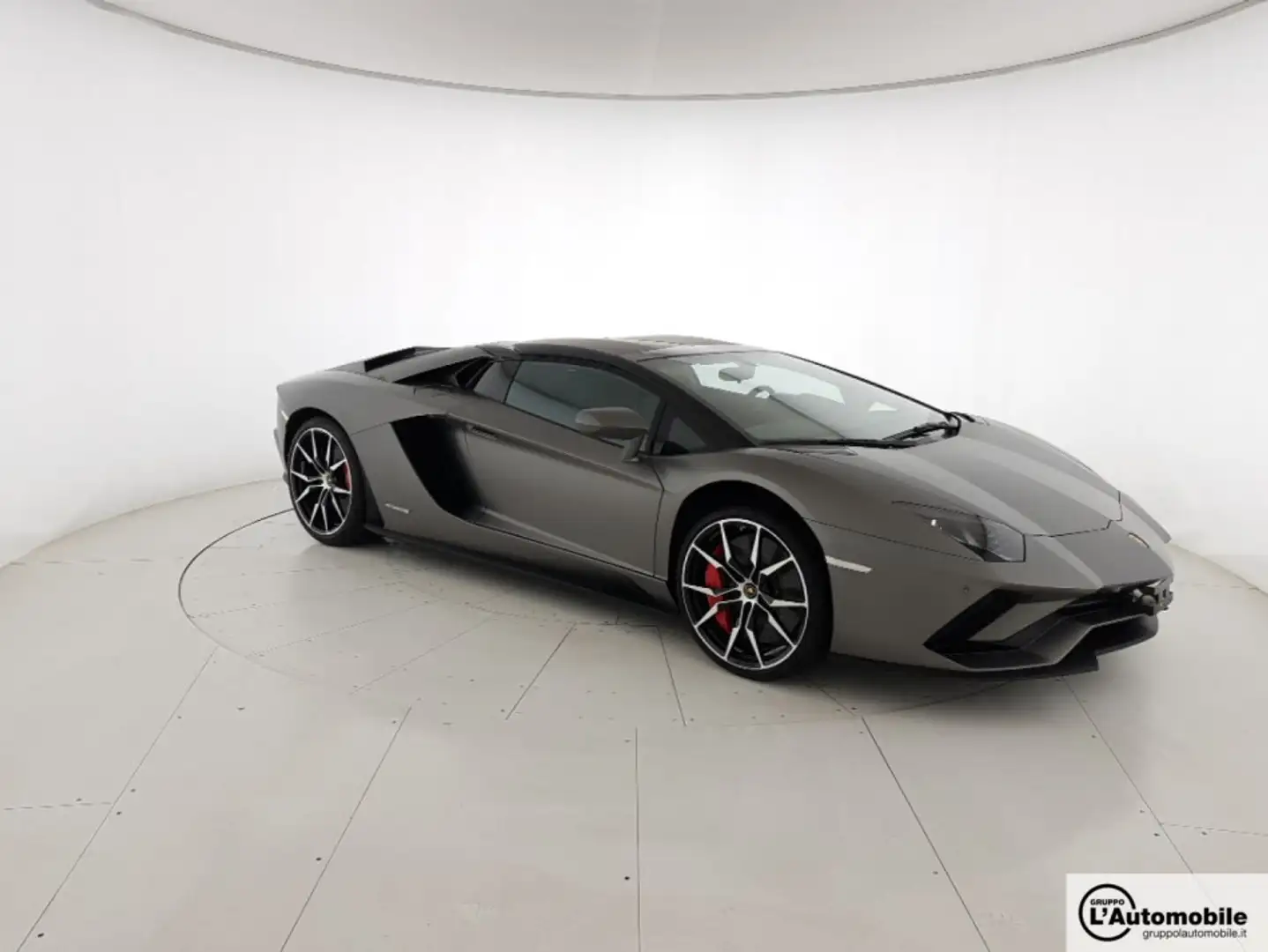 Lamborghini Aventador Aventador Roadster 6.5 S 740 Šedá - 1