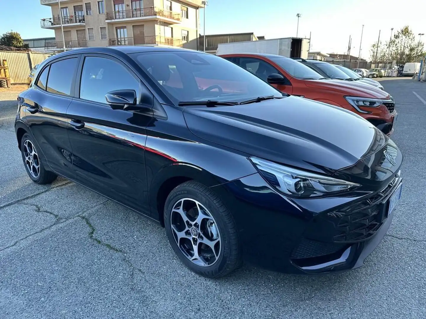 MG MG3 1.5 hybrid+ Luxury auto Schwarz - 2