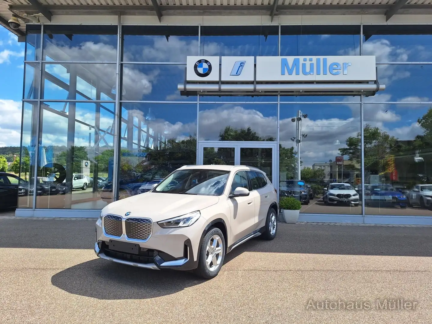 BMW iX1 eDrive 20 XPRESS 13.050 Ersparnis Dune Grey Gri - 2