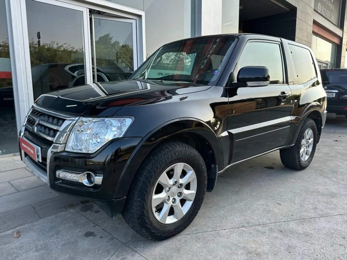 Mitsubishi Montero 3.2DI-D Spirit 5AT 190 Fekete - 2